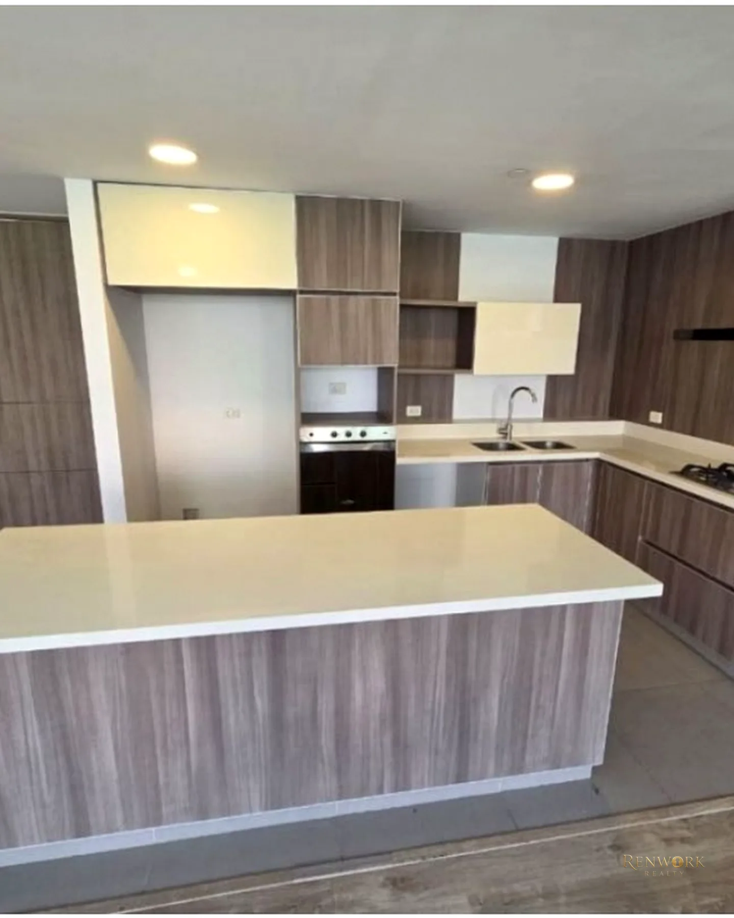 ESPECTACULAR APARTAMENTO EN LA LOMA DEL ESMERALDAL LINDA UNIDAD · foto 2