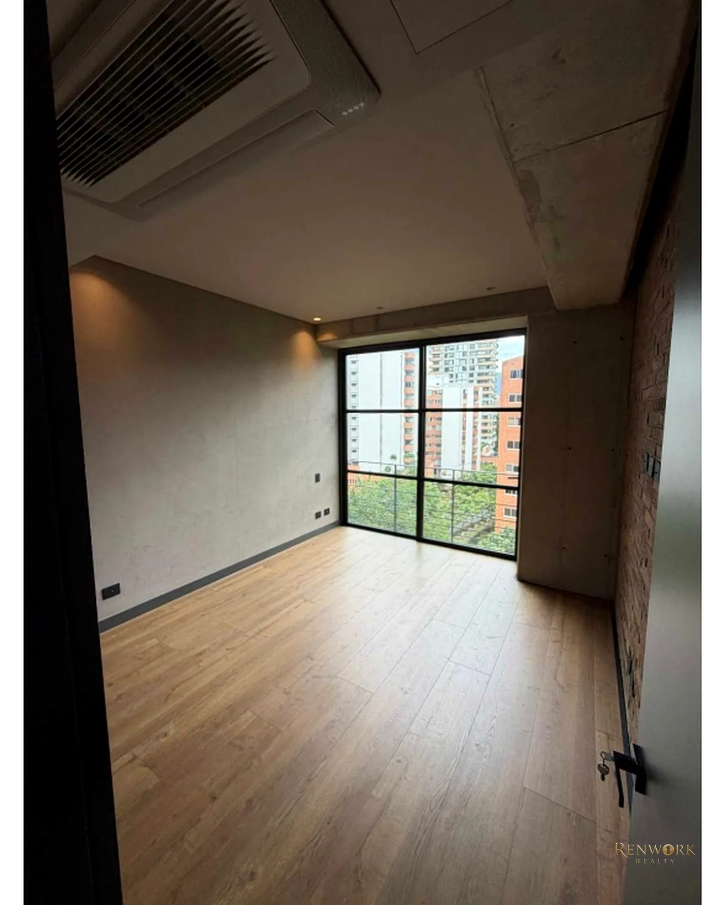 ESPECTACULAR APARTAMENTO VENTA POBLADO CASTROPOL CON TERRAZA, MODERNO · foto 5