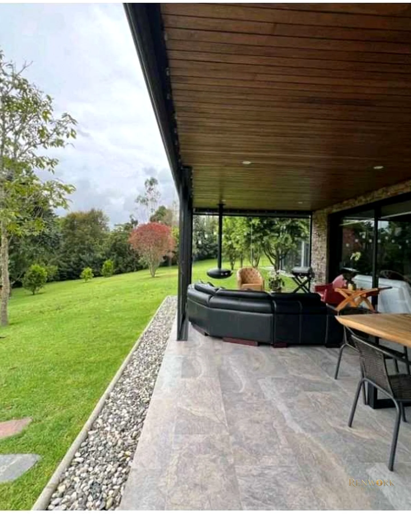 ESPECTACULAR CASA EN UNIDAD CERRADA EN EL RETIRO · foto 2
