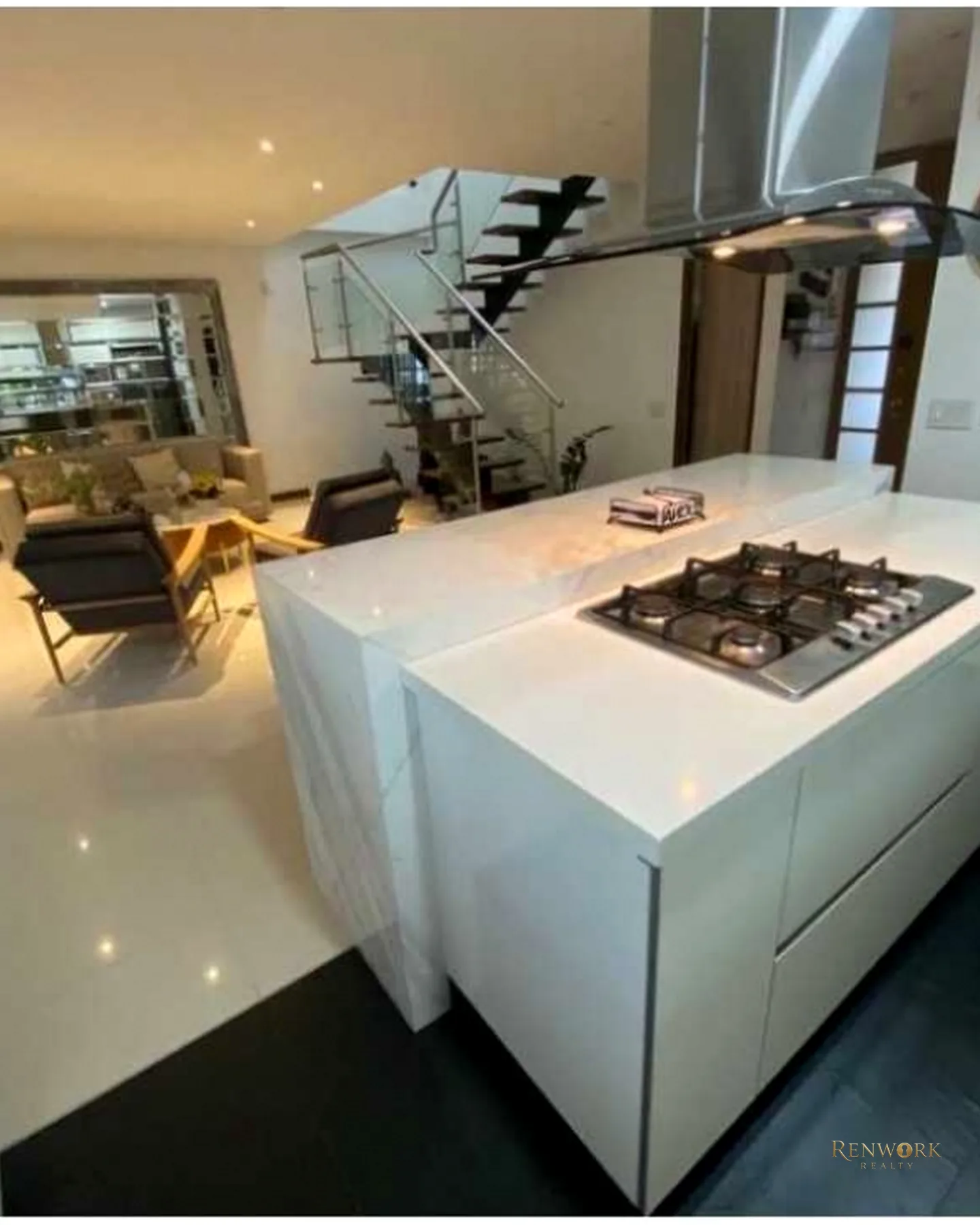 ESPECTACULAR CASA REMODELADA CON JACUZZI SECTOR LA CALLEJA · foto 4