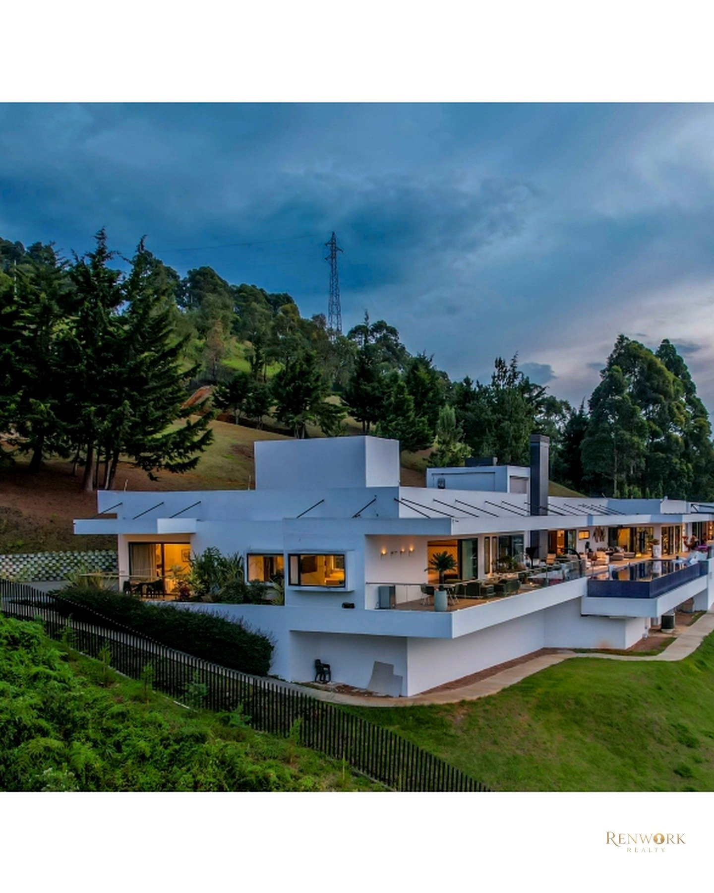 ESTA ES LA MANSIÓN MAS MODERNA Y EXCLUSIVA DE MEDELLIN (16500MILLONES)