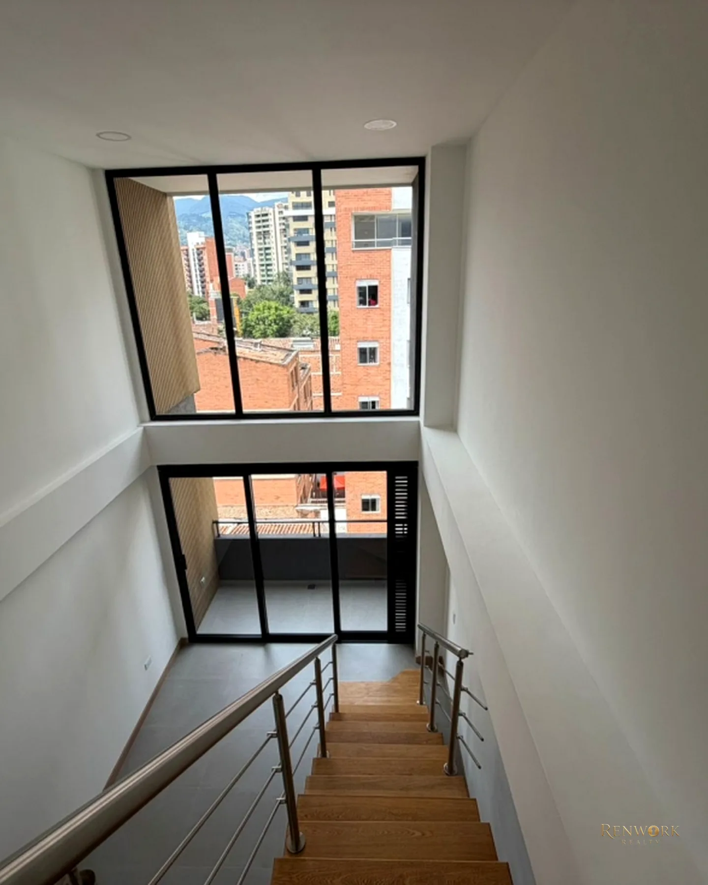 ESTRENA DÚPLEX EN LAURELES: DISEÑO MODERNO Y UBICACIÓN PRIVILEGIADA · foto 3