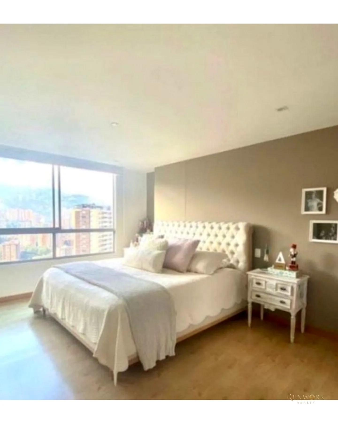 EXCELENTE APARTAMENTO SUPER AMPLIO EN ENVIGDO SECTOR EL ESMERALDAL · foto 8