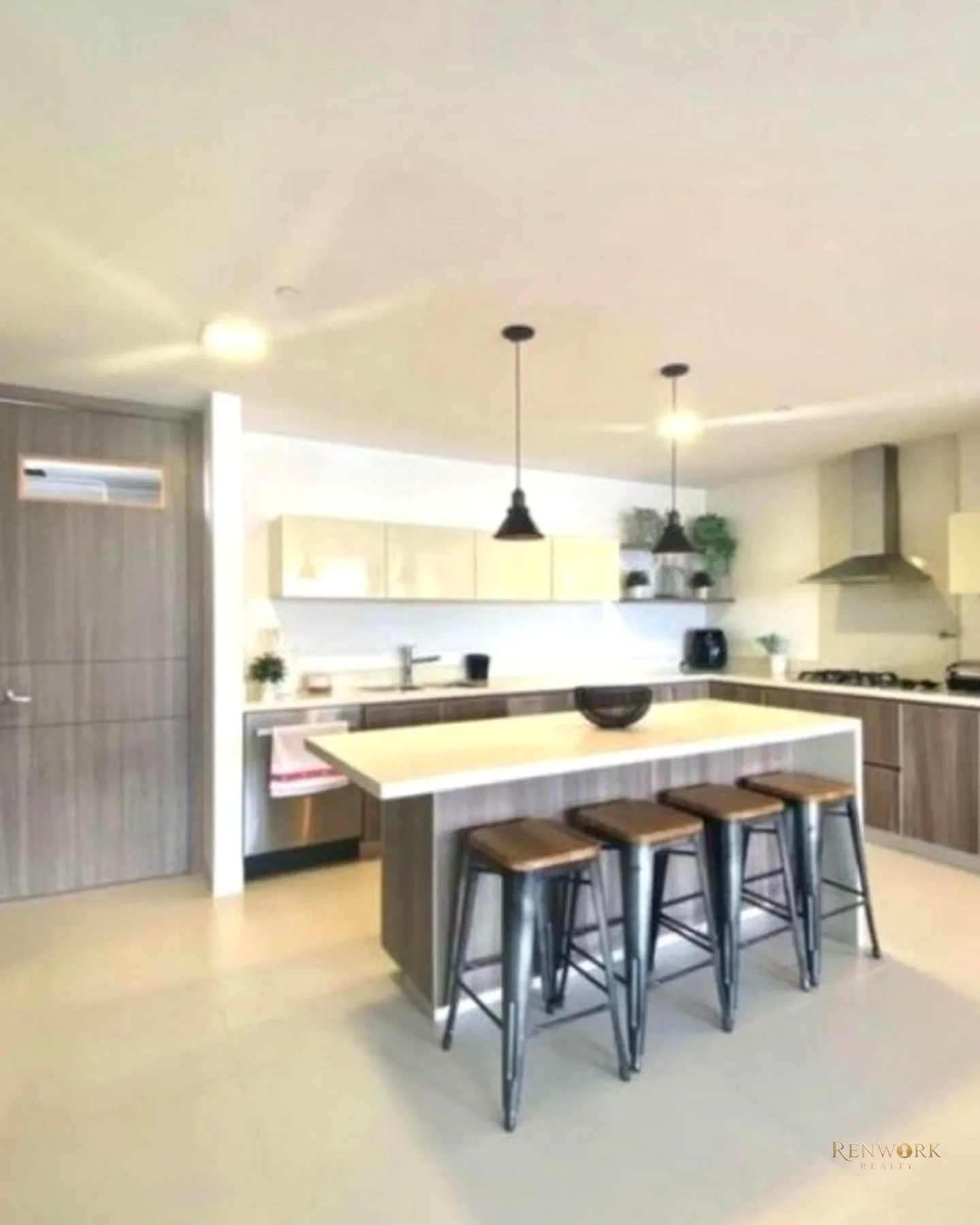 EXCELENTE APARTAMENTO SUPER AMPLIO EN ENVIGDO SECTOR EL ESMERALDAL · foto 1