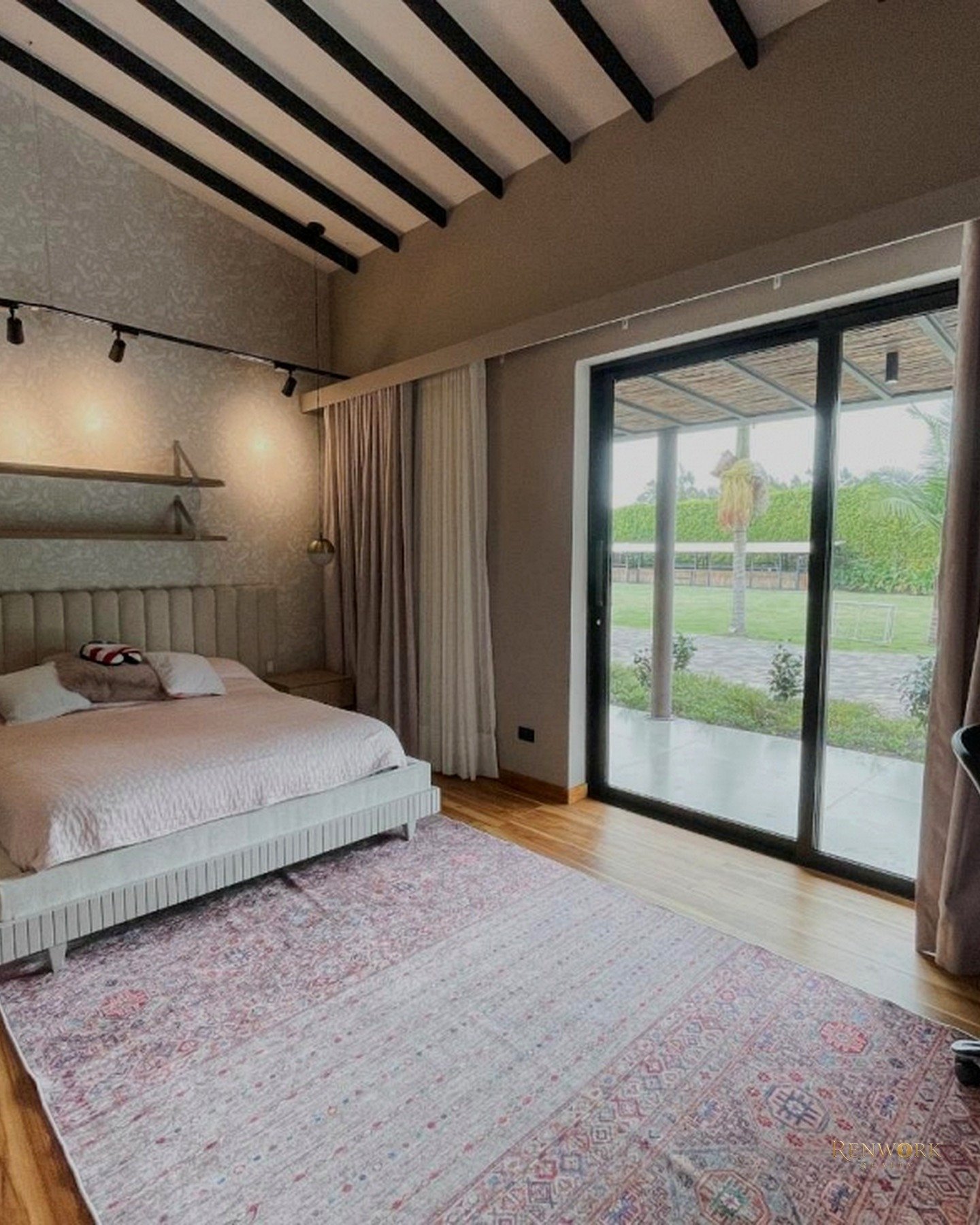 EXCLUSIVA CASA EN LLANOGRANDE · foto 13