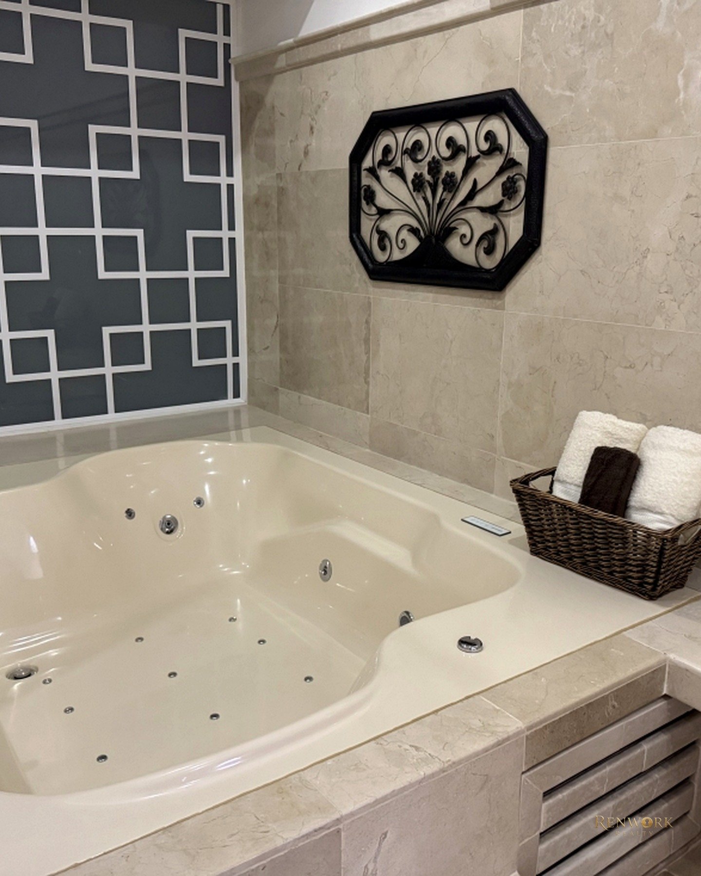 EXCLUSIVA CASA ESQUINERA EN VENTA EN LOMA DE BENEDICTINOS, ENVIGADO · foto 16