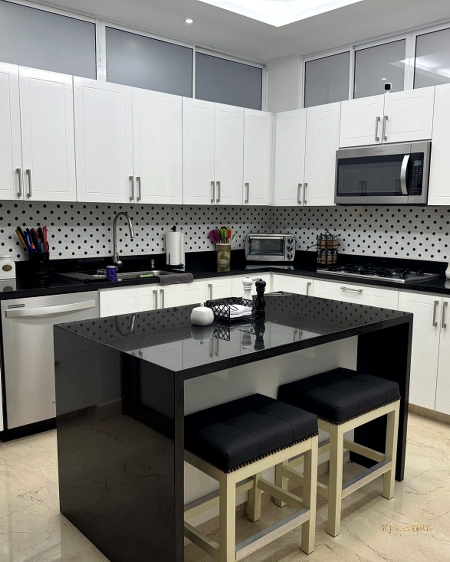 EXCLUSIVA CASA ESQUINERA EN VENTA EN LOMA DE BENEDICTINOS, ENVIGADO · foto 7