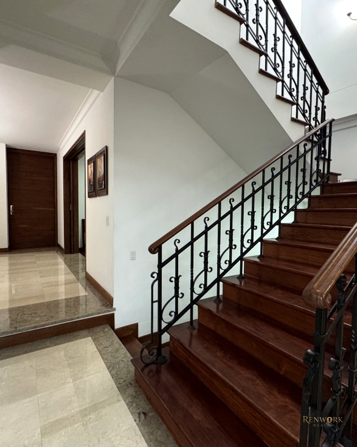 EXCLUSIVA CASA ESQUINERA EN VENTA EN LOMA DE BENEDICTINOS, ENVIGADO · foto 6