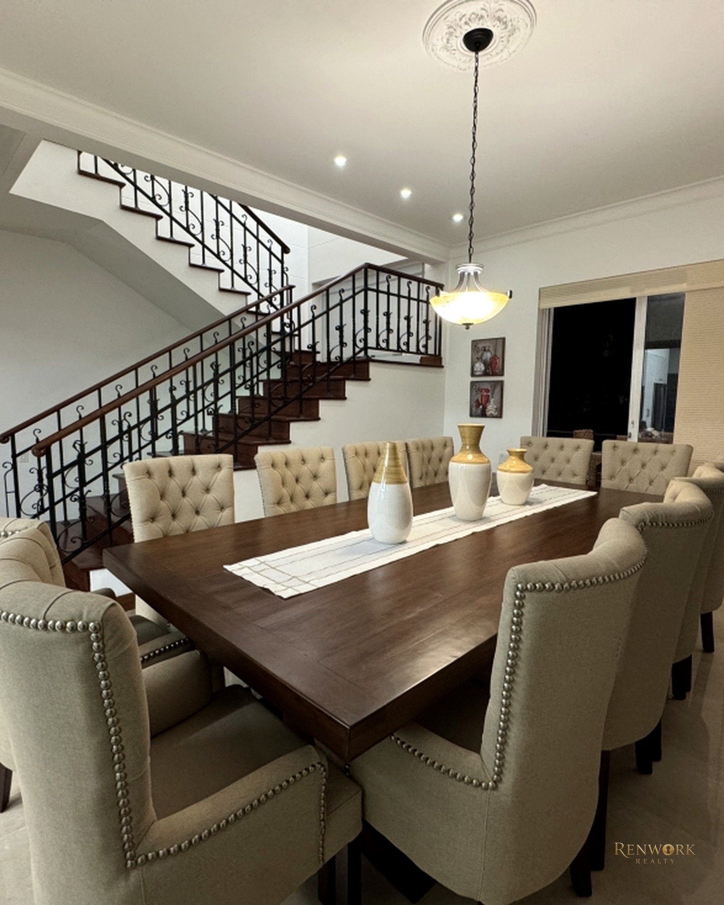 EXCLUSIVA CASA ESQUINERA EN VENTA EN LOMA DE BENEDICTINOS, ENVIGADO · foto 2