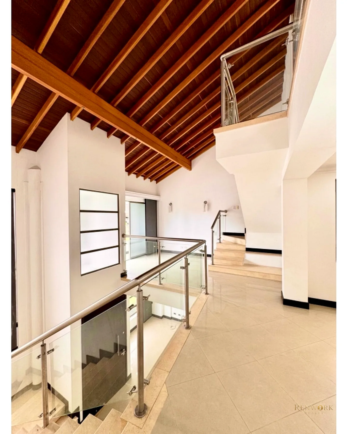 EXCLUSIVA CASA PARA LA VENTA EN SABANETA · foto 4