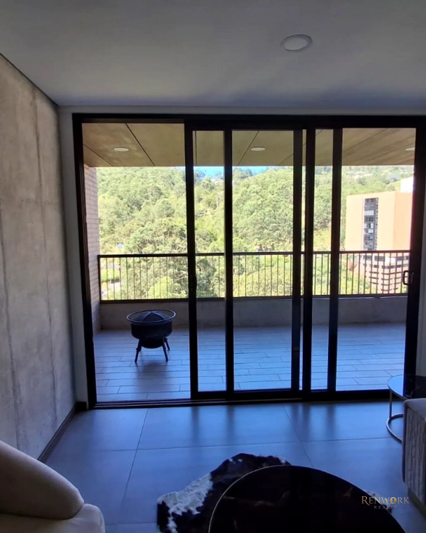 EXCLUSIVO APARTAMENTO NUEVO EN CONTREE PALMAS ALTO DEL POBLADO 143M2 · foto 13