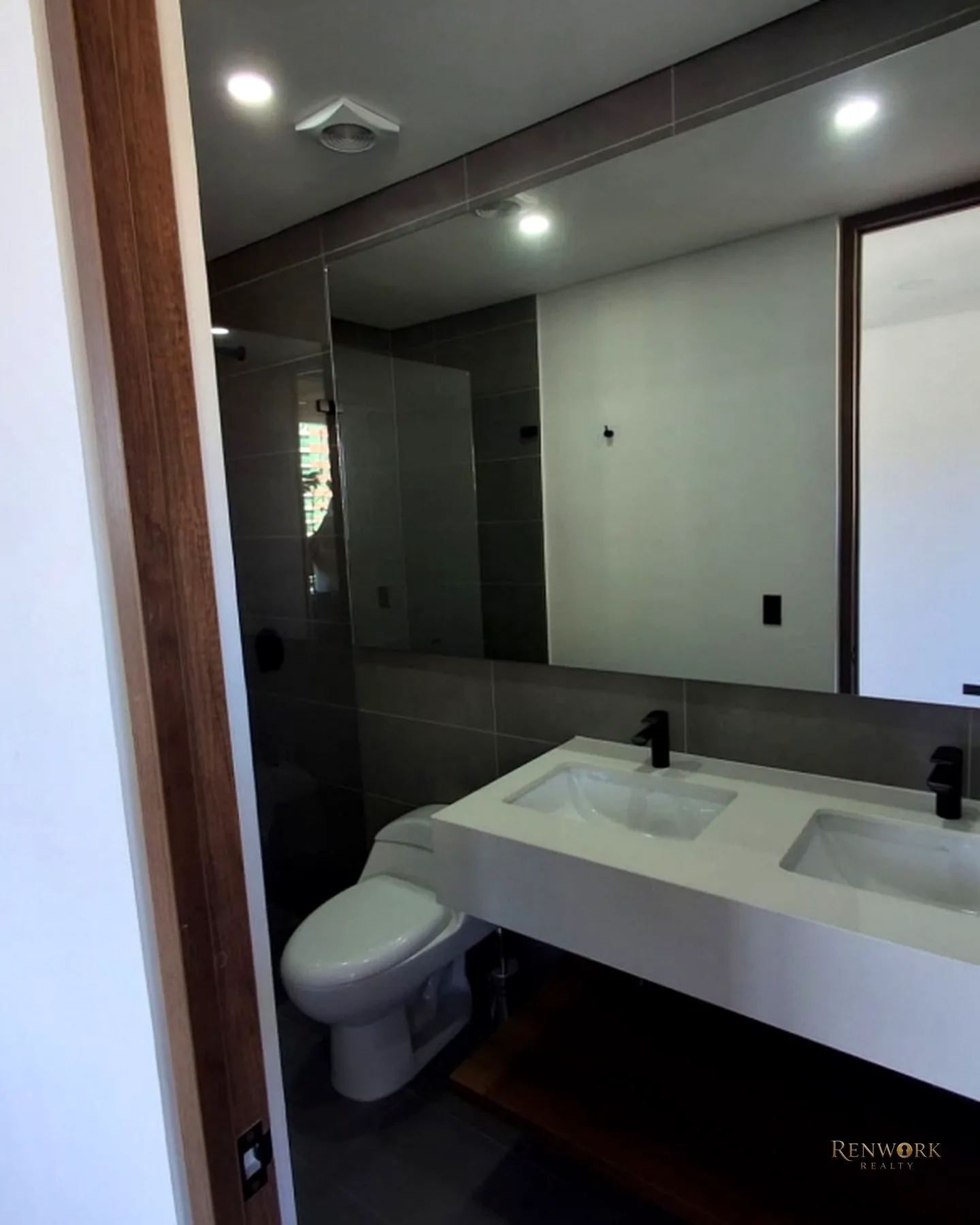 EXCLUSIVO APARTAMENTO NUEVO EN CONTREE PALMAS ALTO DEL POBLADO 143M2 · foto 10