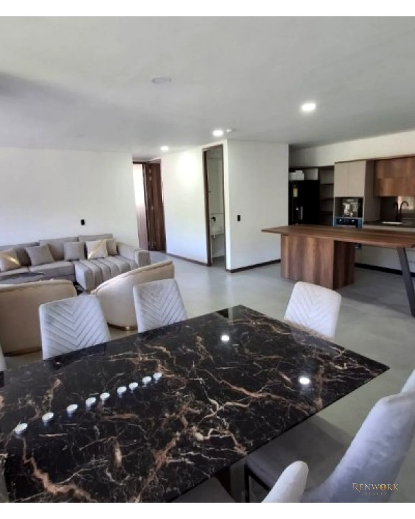 EXCLUSIVO APARTAMENTO NUEVO EN CONTREE PALMAS ALTO DEL POBLADO 143M2 · foto 3