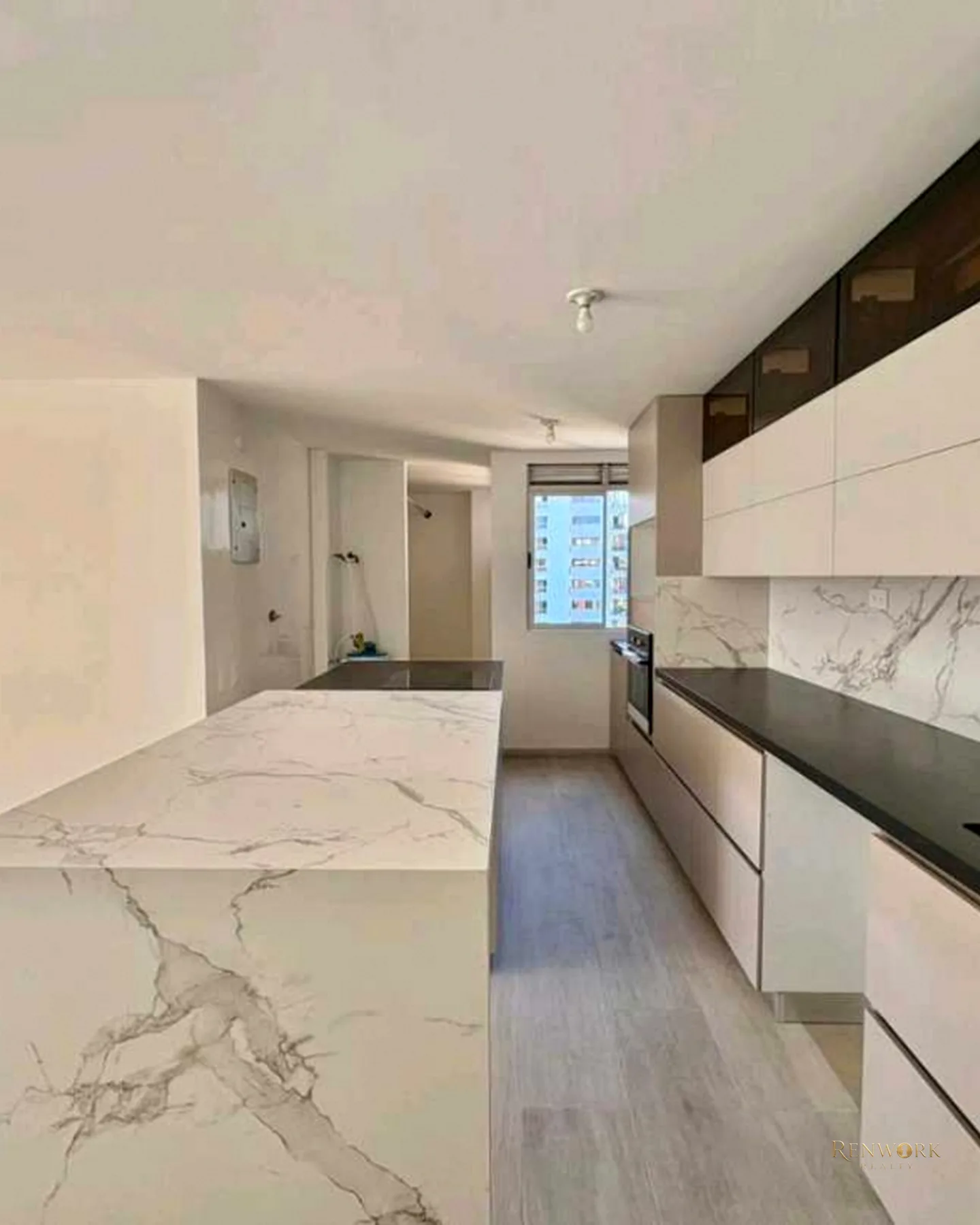 EXCLUSIVO APARTAMENTO REMODELADO CERCA AL TESORO POBLADO · foto 3