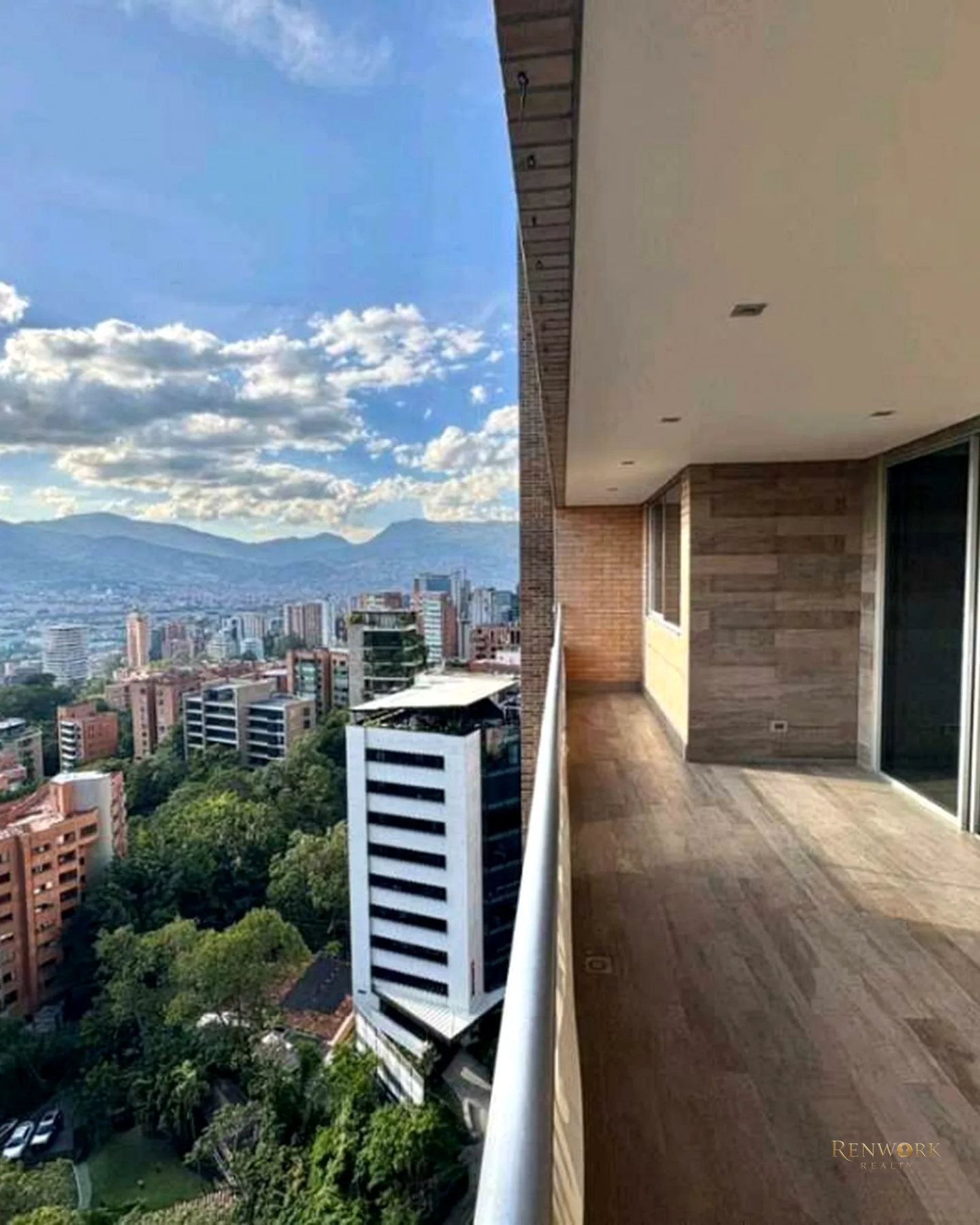 EXCLUSIVO APARTAMENTO REMODELADO CERCA AL TESORO POBLADO · foto 18