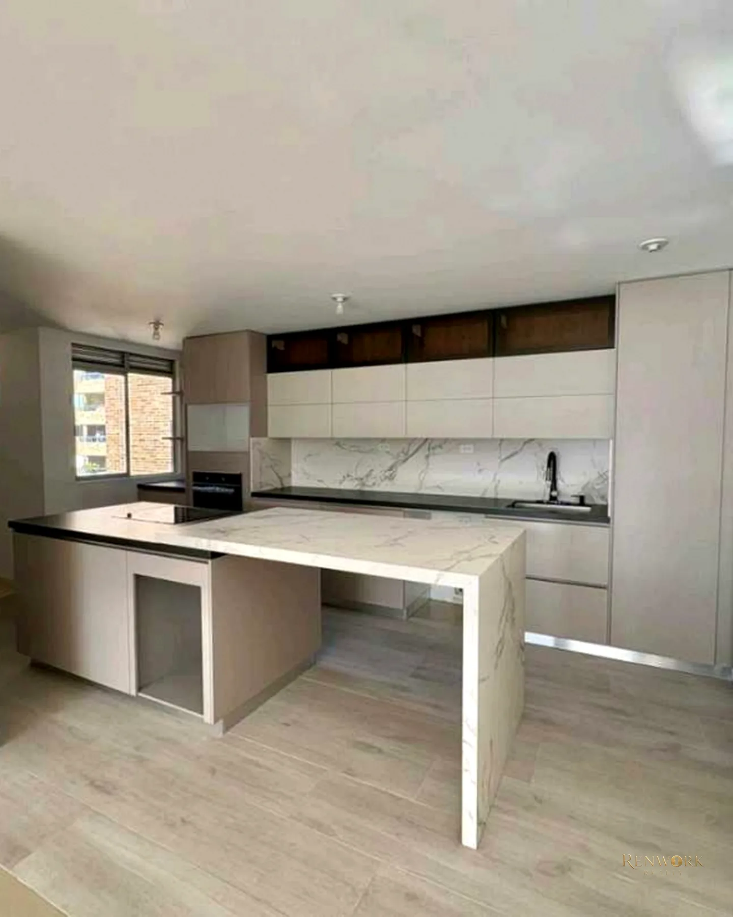 EXCLUSIVO APARTAMENTO REMODELADO CERCA AL TESORO POBLADO · foto 2
