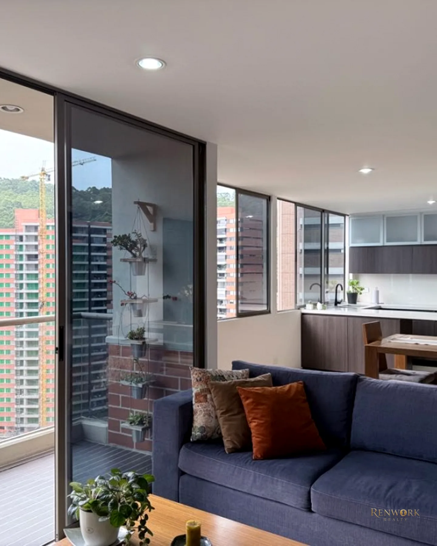 EXCLUSIVO DÚPLEX DE 130 M² VISTA GARANTIZADA ALTOS DEL POBLADO 266979 · foto 2