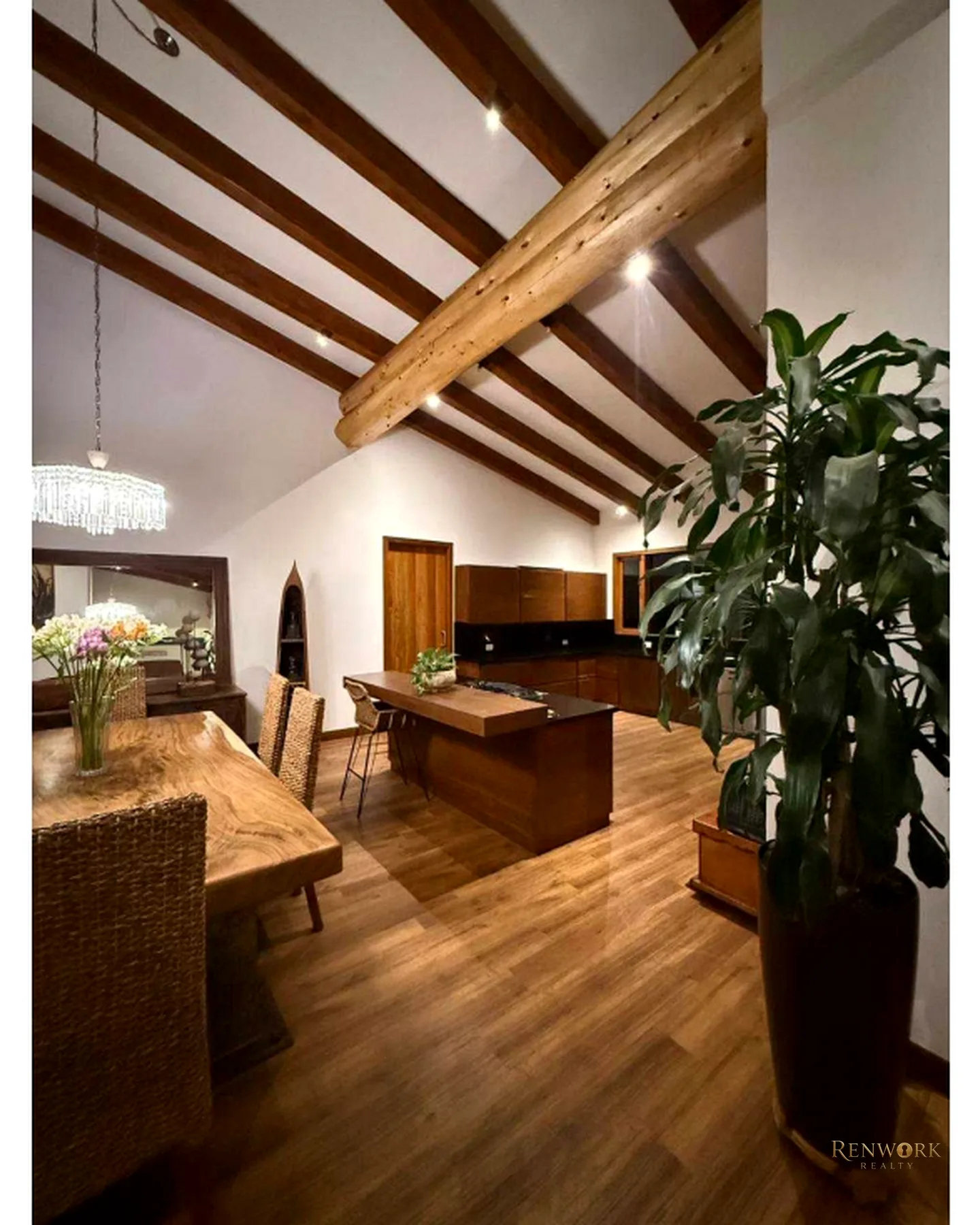 EXTRAORDINARIA CASA EN UN SOLO NIVEL-VISTA INIGUALABLE A LA CIUDAD · foto 3