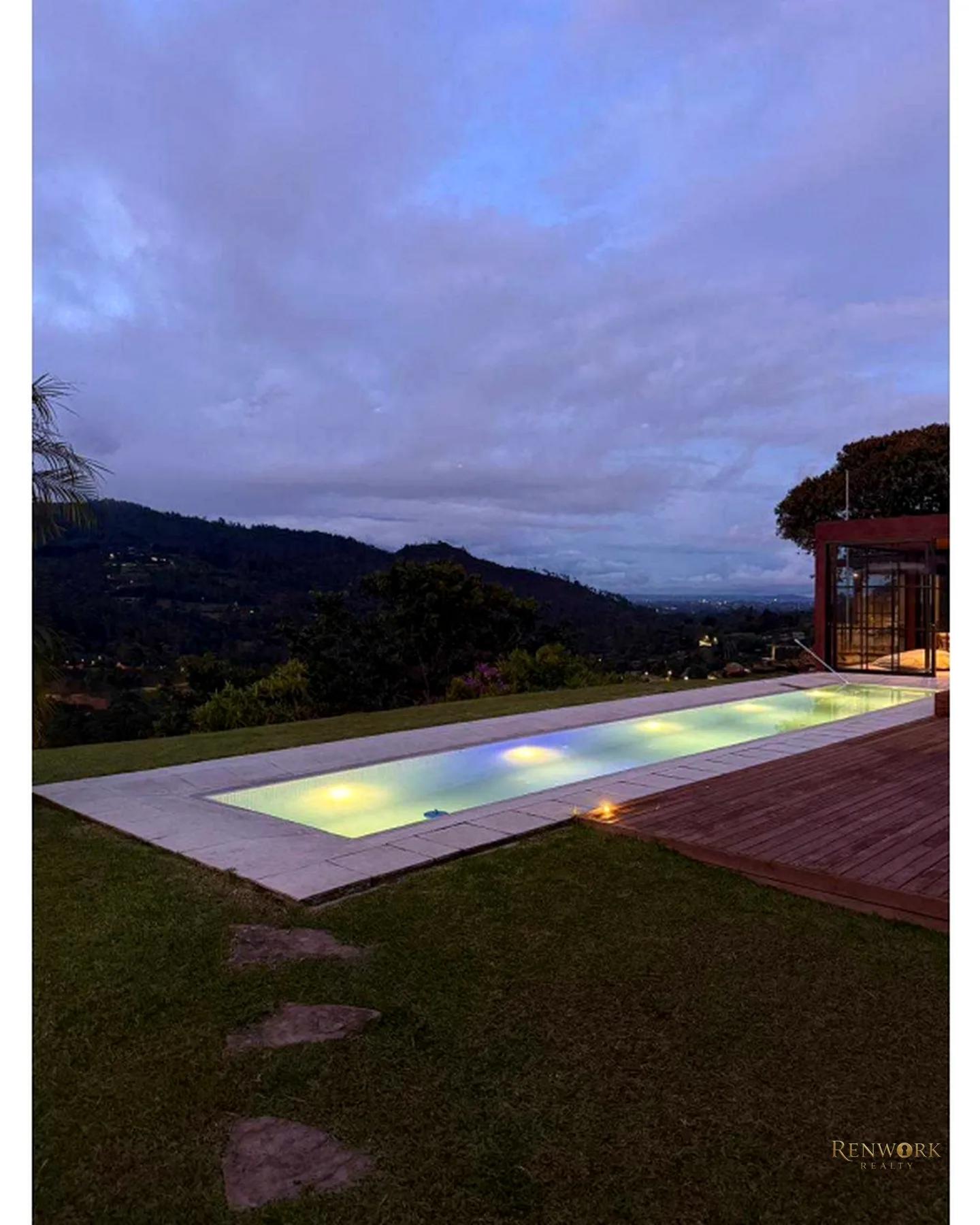 EXTRAORDINARIA CASA EN UN SOLO NIVEL-VISTA INIGUALABLE A LA CIUDAD · foto 12