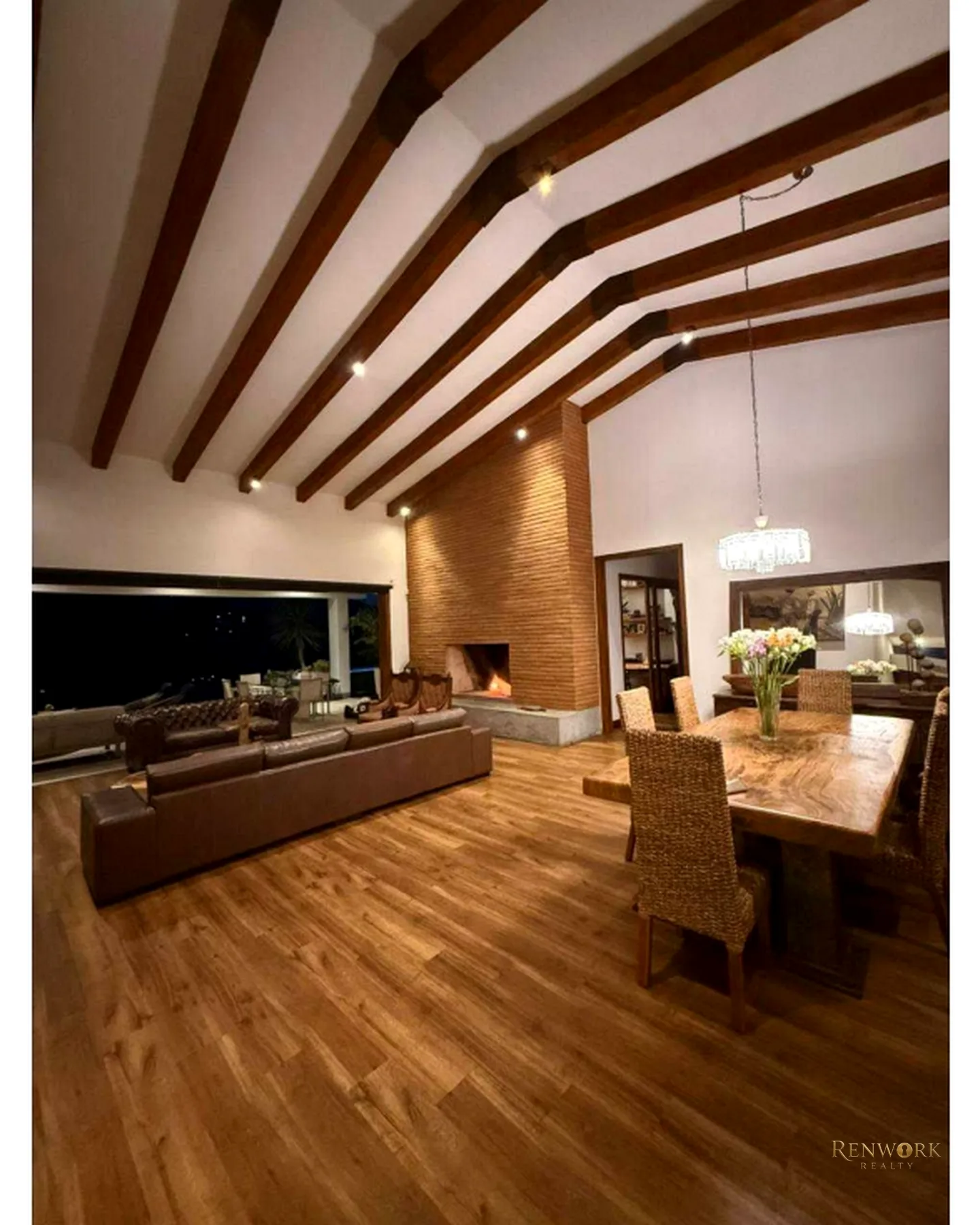 EXTRAORDINARIA CASA EN UN SOLO NIVEL-VISTA INIGUALABLE A LA CIUDAD · foto 2