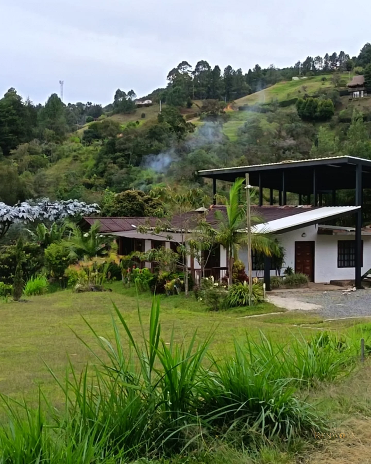 FINCA 2.350M² GUARNE VÍA AEROPUE $1.300M, GARAJE 20 CARROS Y PERMUTA · foto 17