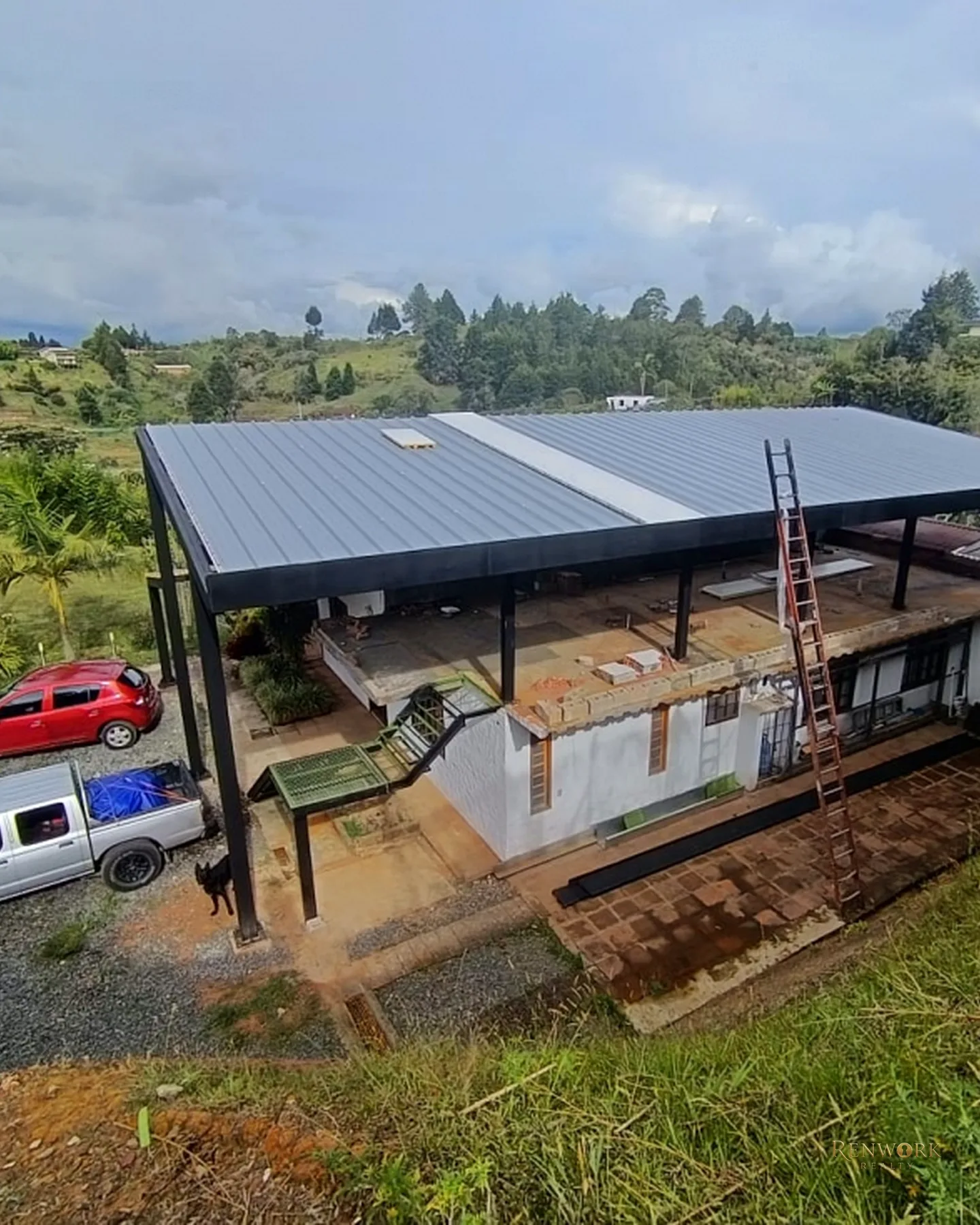 FINCA 2.350M² GUARNE VÍA AEROPUE $1.300M, GARAJE 20 CARROS Y PERMUTA · foto 19
