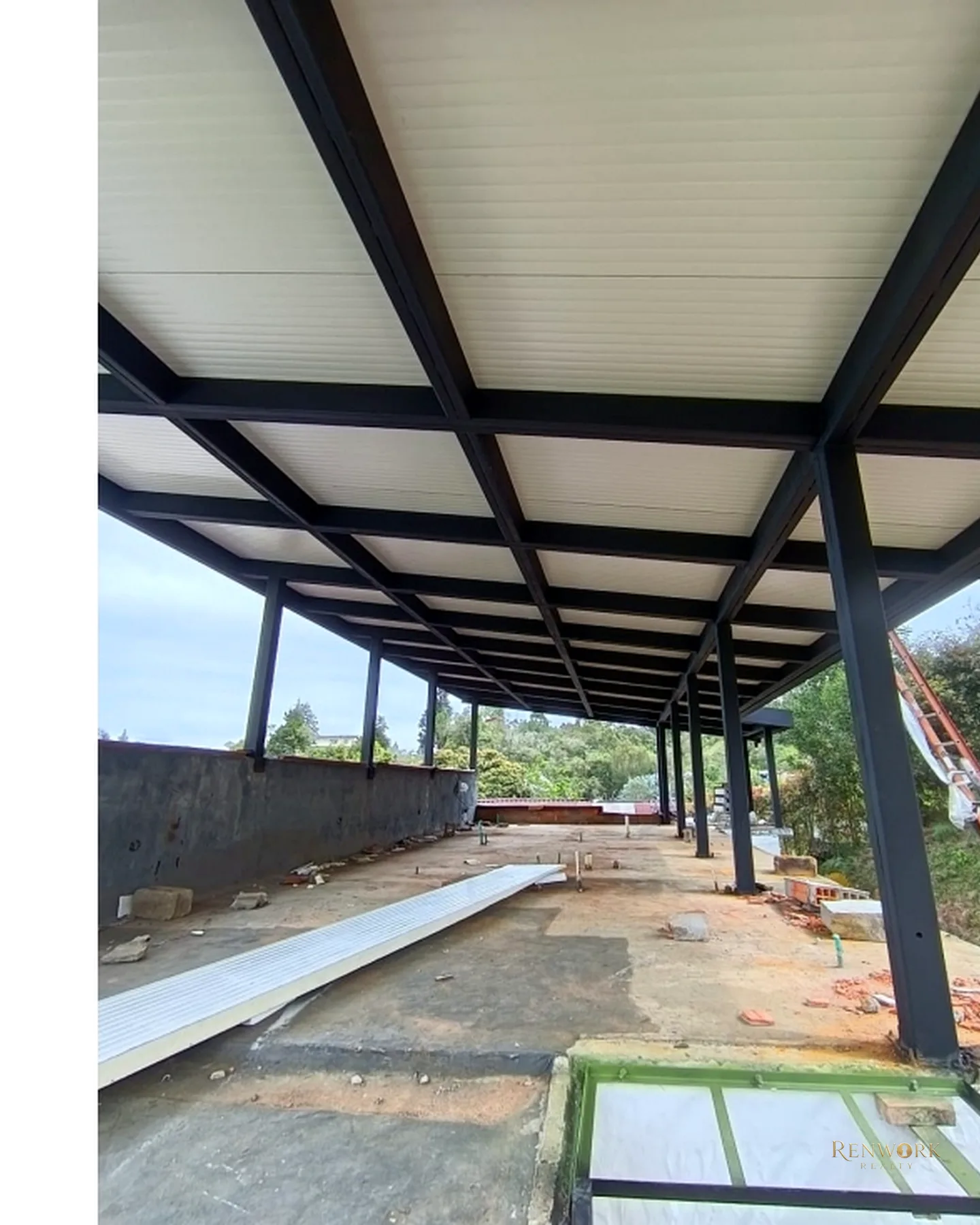 FINCA 2.350M² GUARNE VÍA AEROPUE $1.300M, GARAJE 20 CARROS Y PERMUTA · foto 8
