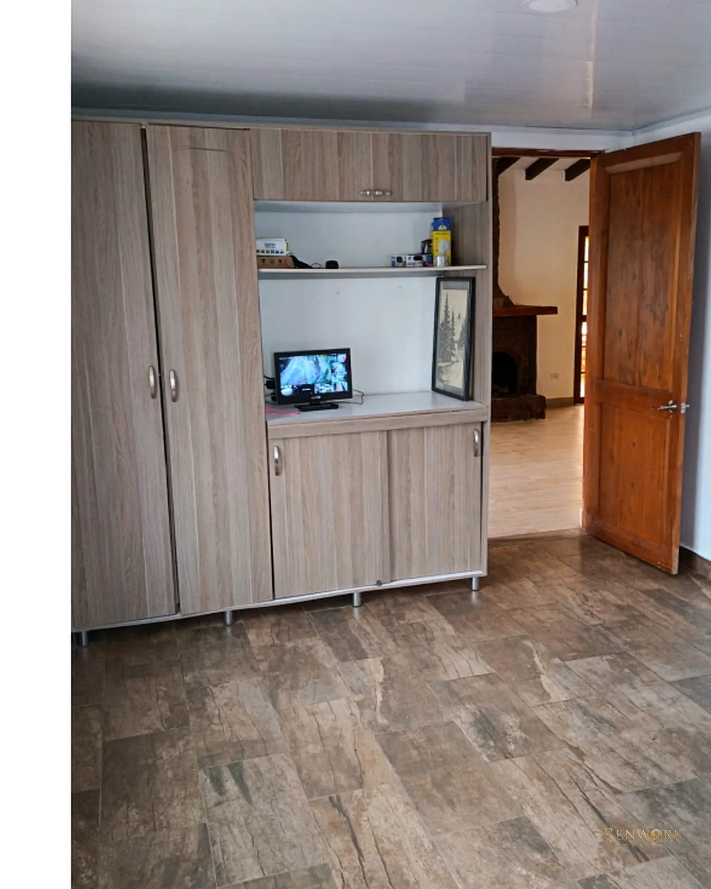 FINCA 2.350M² GUARNE VÍA AEROPUE $1.300M, GARAJE 20 CARROS Y PERMUTA · foto 5