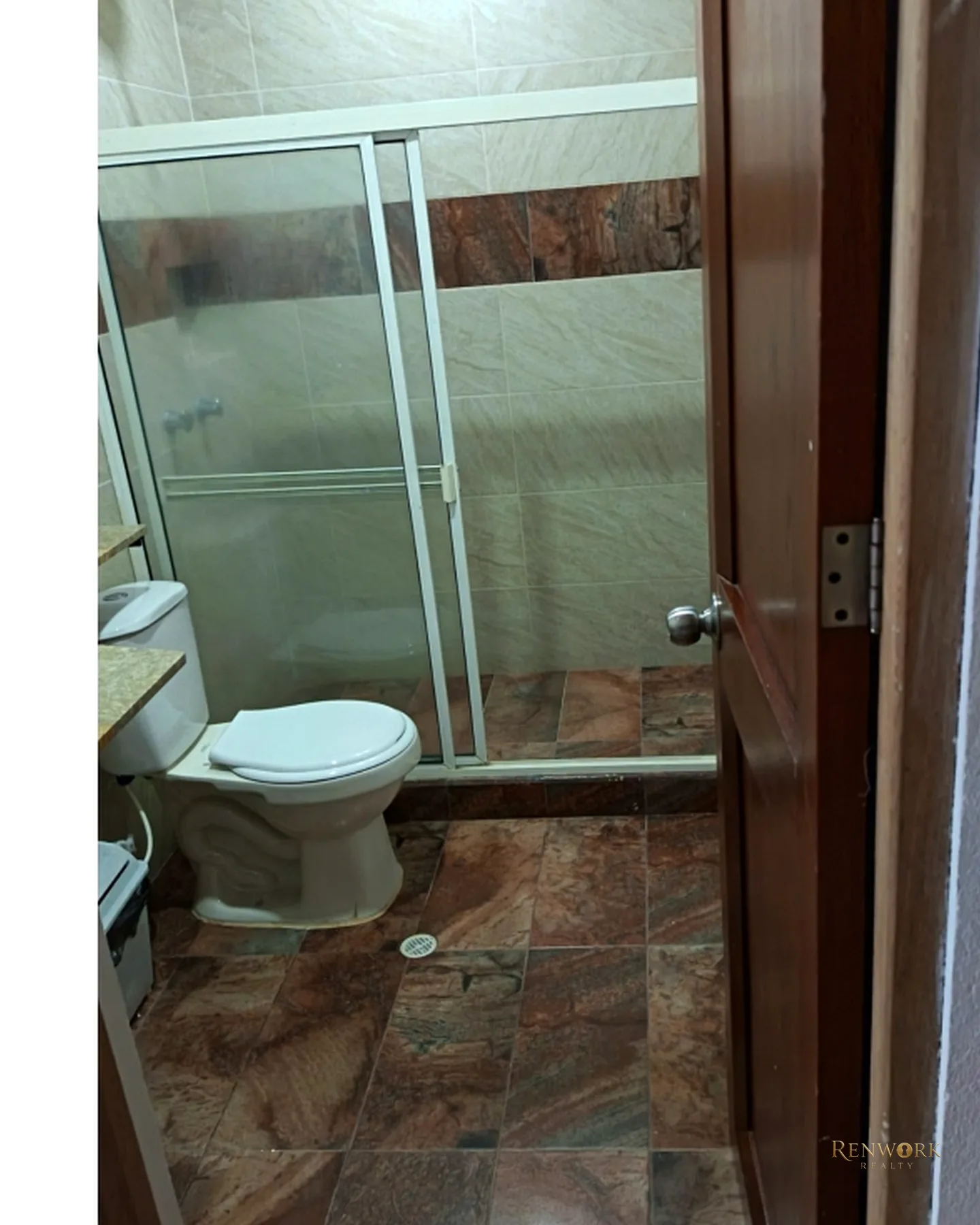 FINCA 2.350M² GUARNE VÍA AEROPUE $1.300M, GARAJE 20 CARROS Y PERMUTA · foto 13