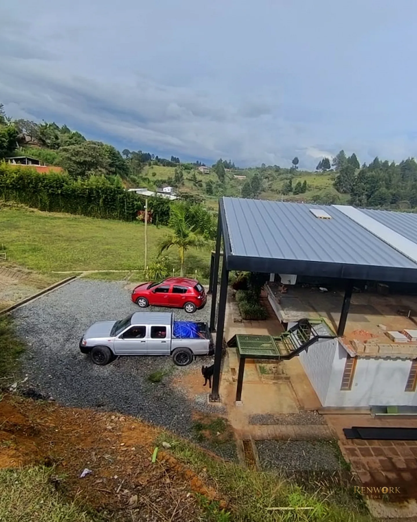 FINCA 2.350M² GUARNE VÍA AEROPUE $1.300M, GARAJE 20 CARROS Y PERMUTA · foto 16