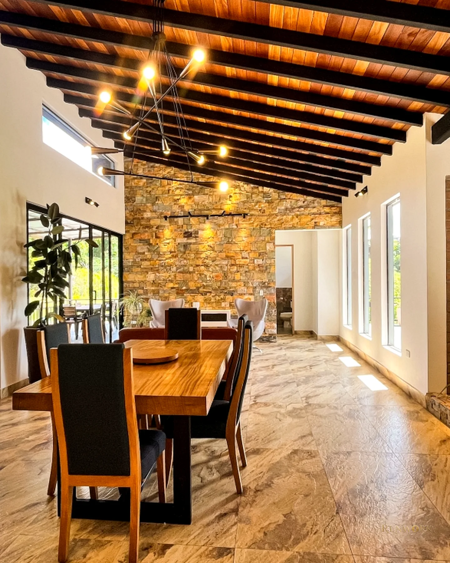 FINCA CON EXCELENTE Y MODERNA CASA CON HERMOSOS ACABADOS EN GUARNE · foto 2