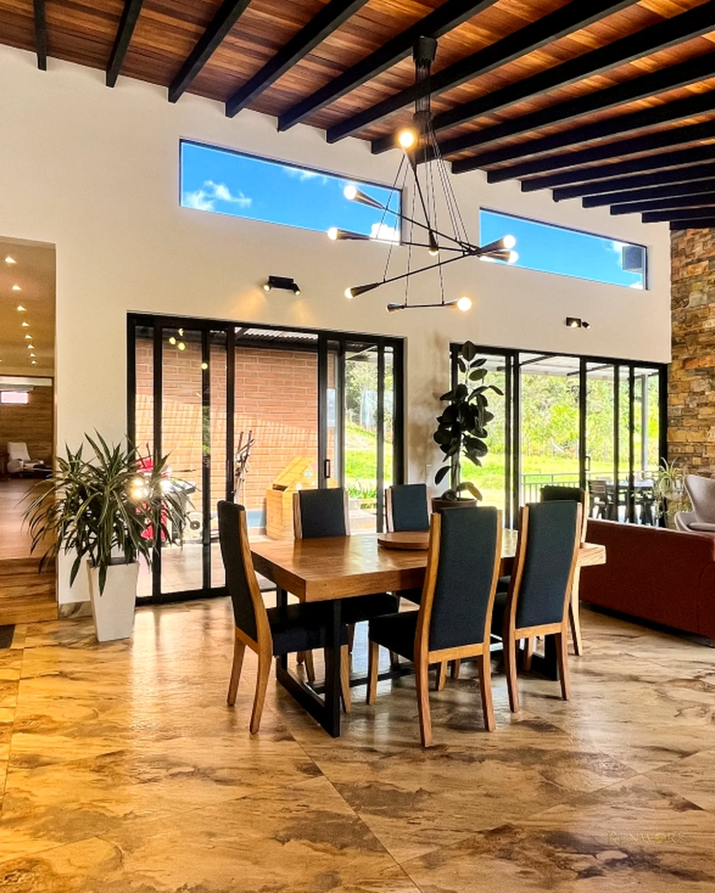 FINCA CON EXCELENTE Y MODERNA CASA CON HERMOSOS ACABADOS EN GUARNE · foto 1