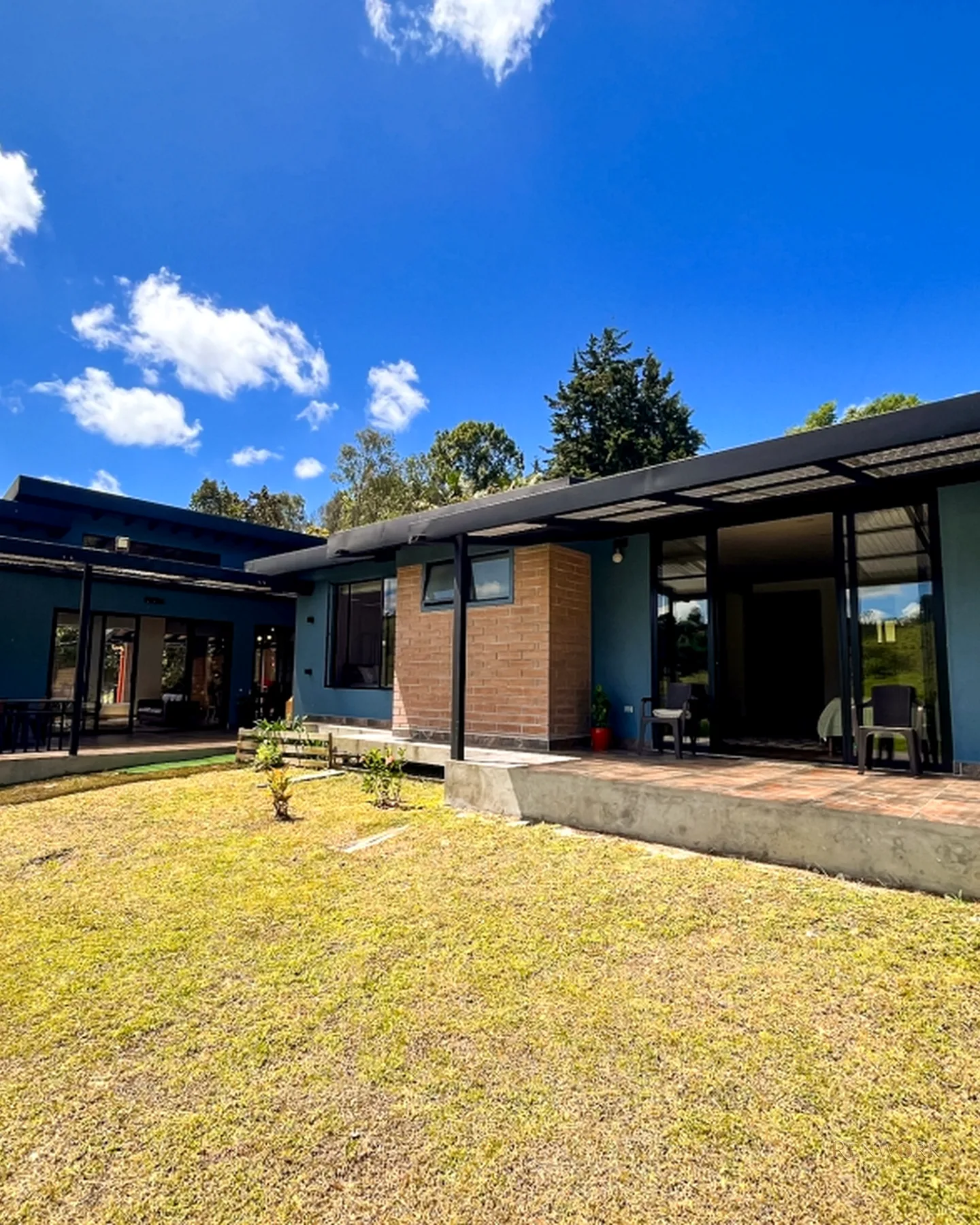FINCA CON EXCELENTE Y MODERNA CASA CON HERMOSOS ACABADOS EN GUARNE · foto 9