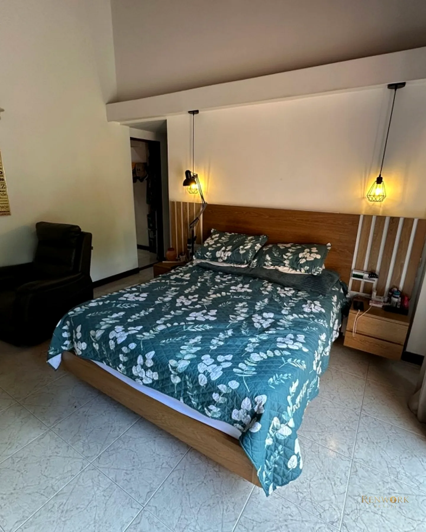 HERMOSA CASA EN ENVIGADO LOMA DE LAS BRUJAS EN UNIDAD CERRADA · foto 5