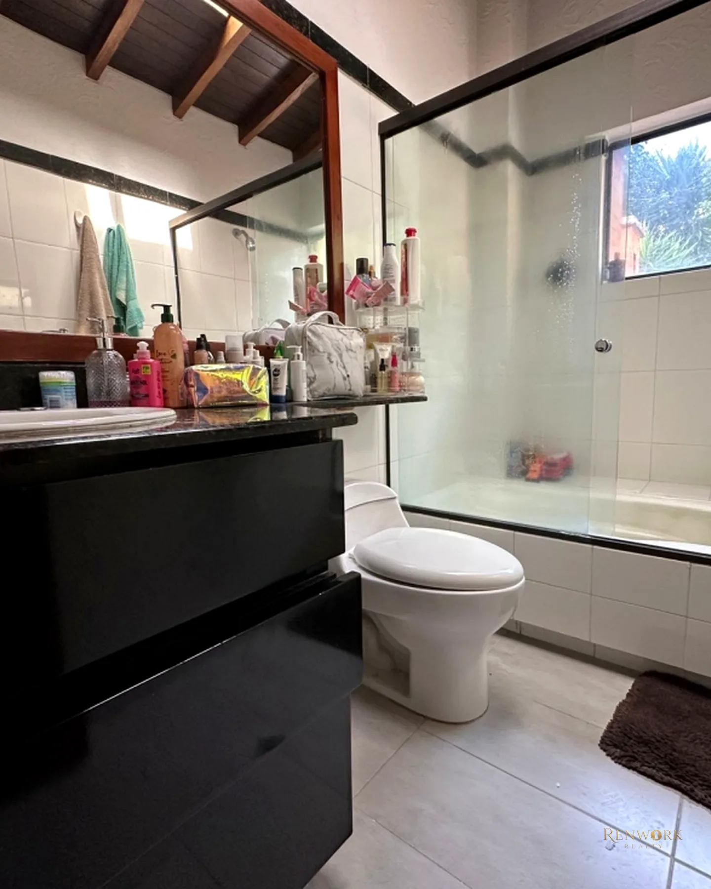 HERMOSA CASA EN ENVIGADO LOMA DE LAS BRUJAS EN UNIDAD CERRADA · foto 11