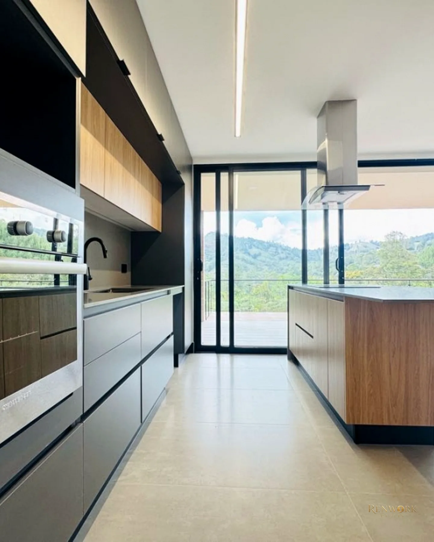 HERMOSA CASA EN VENTA UBICADA EN RIONEGRO VIA SAJONIA · foto 2