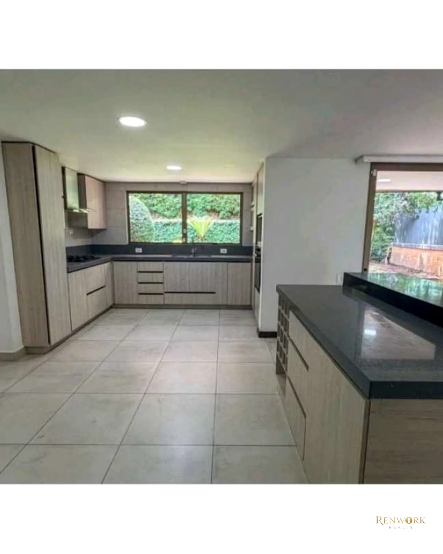 HERMOSA CASA REMODELADA EN ENVIGADO LOMA DE BENEDICTOS · foto 3