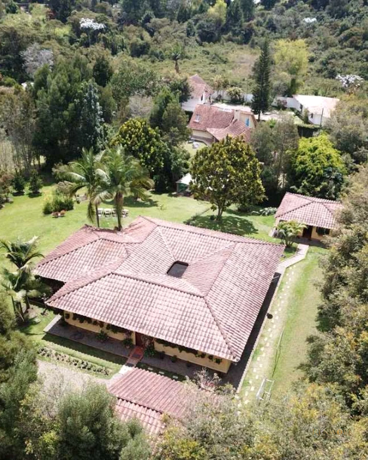 HERMOSA FINCA INDEPENDIENTE VENTA LLANOGRANDE CERCA AEROPUERTO · foto 16