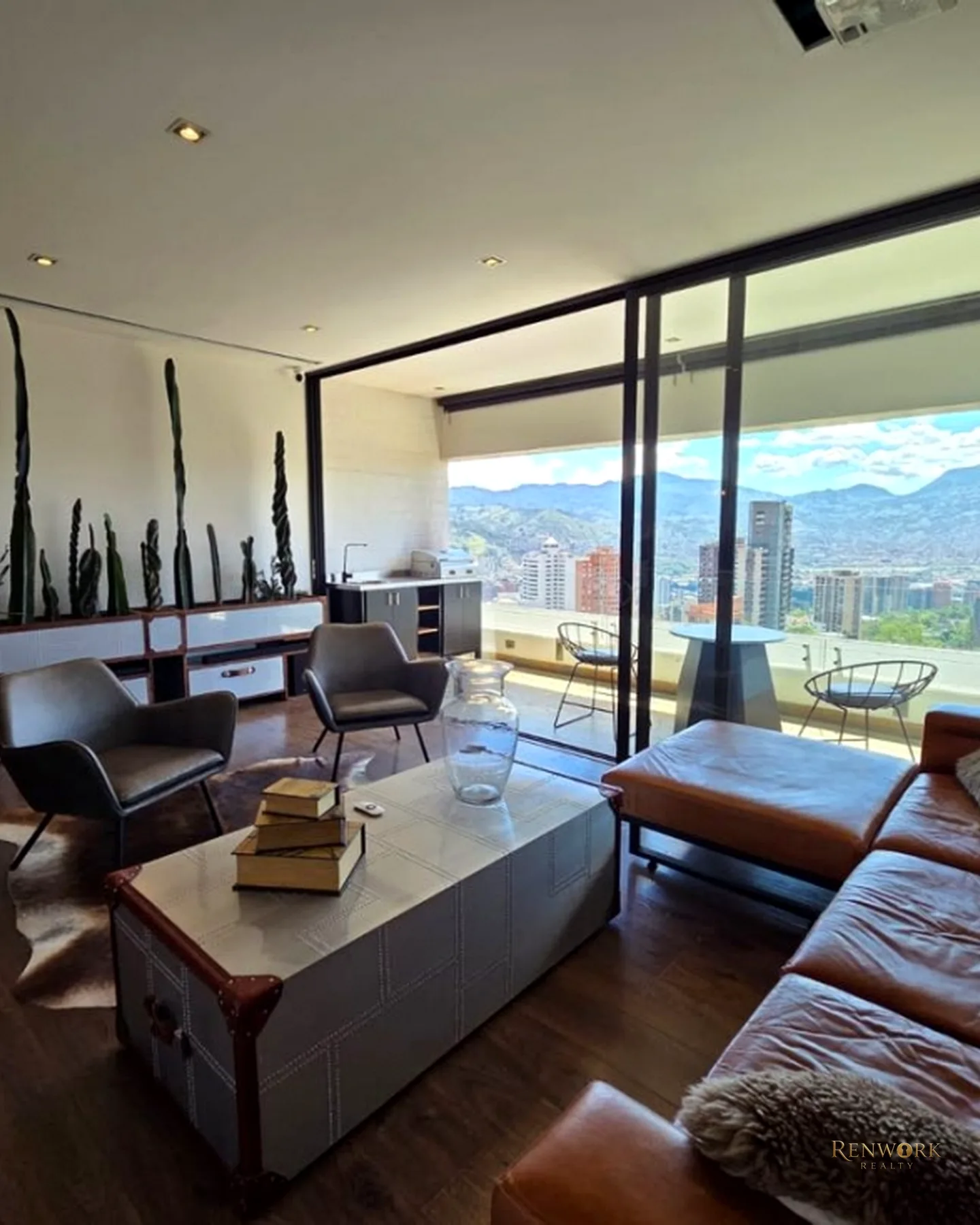 HERMOSO APARTAMENTO AMOBLADO (SECTOR DRIVE IN) - POBLADO · foto 1
