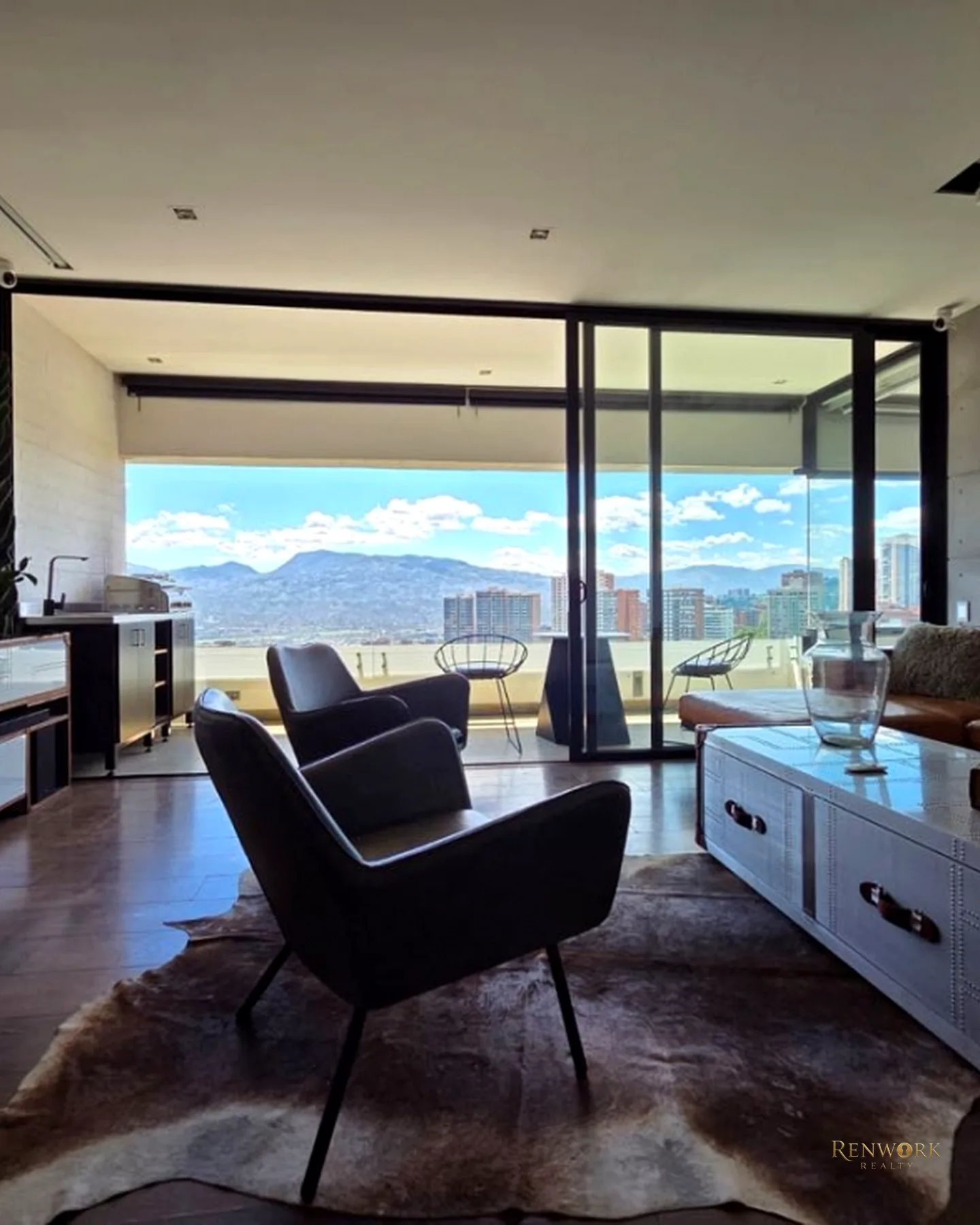HERMOSO APARTAMENTO AMOBLADO (SECTOR DRIVE IN) - POBLADO · foto 2