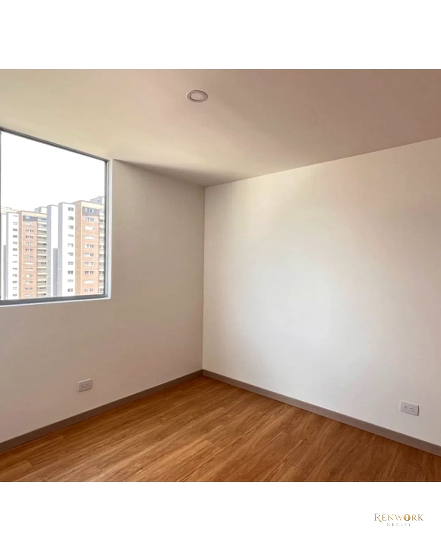 HERMOSO APARTAMENTO CIUDAD DEL RÍO - EL POBLADO · foto 4