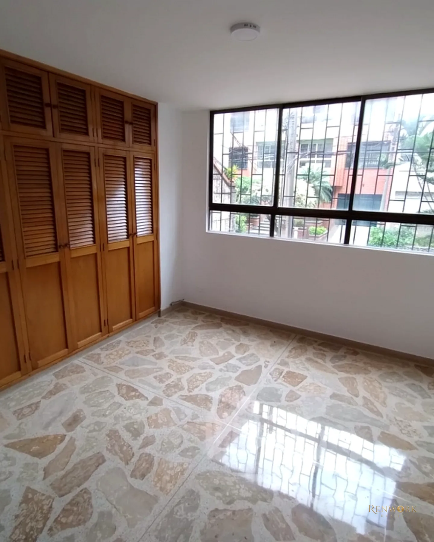 HERMOSO APARTAMENTO CON TERRAZA EN EL CORAZON DE LAURELES · foto 13