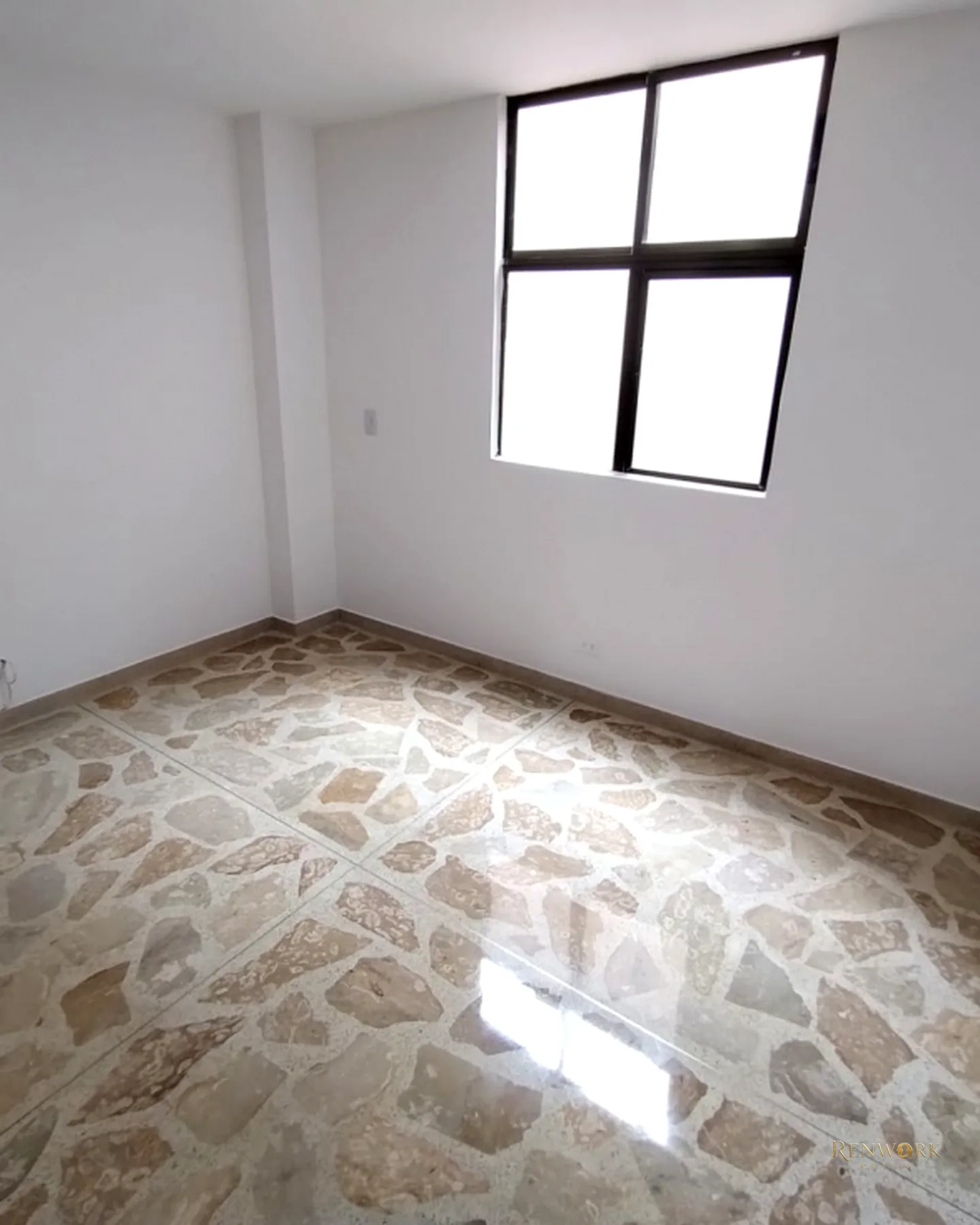 HERMOSO APARTAMENTO CON TERRAZA EN EL CORAZON DE LAURELES · foto 15