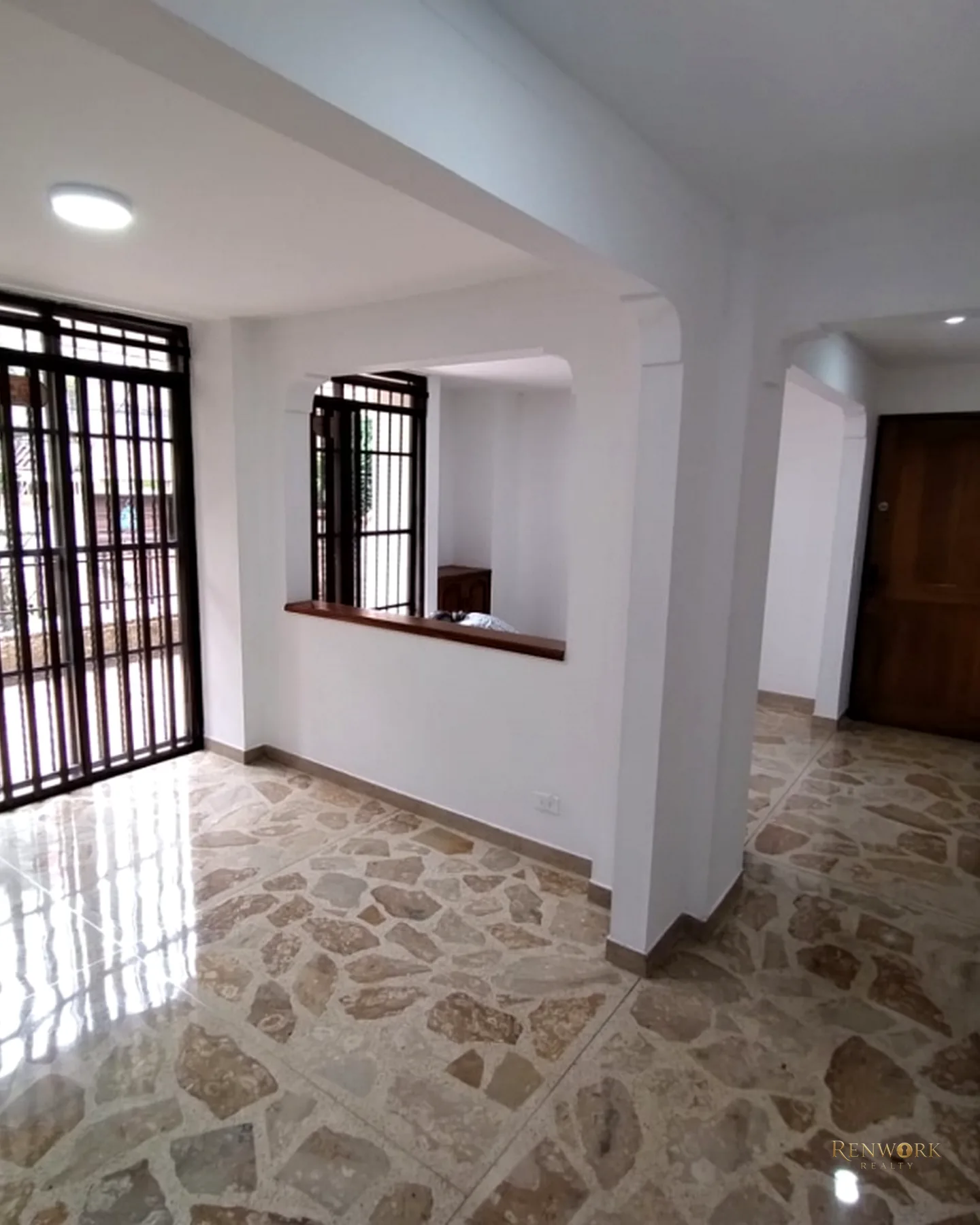 HERMOSO APARTAMENTO CON TERRAZA EN EL CORAZON DE LAURELES · foto 1
