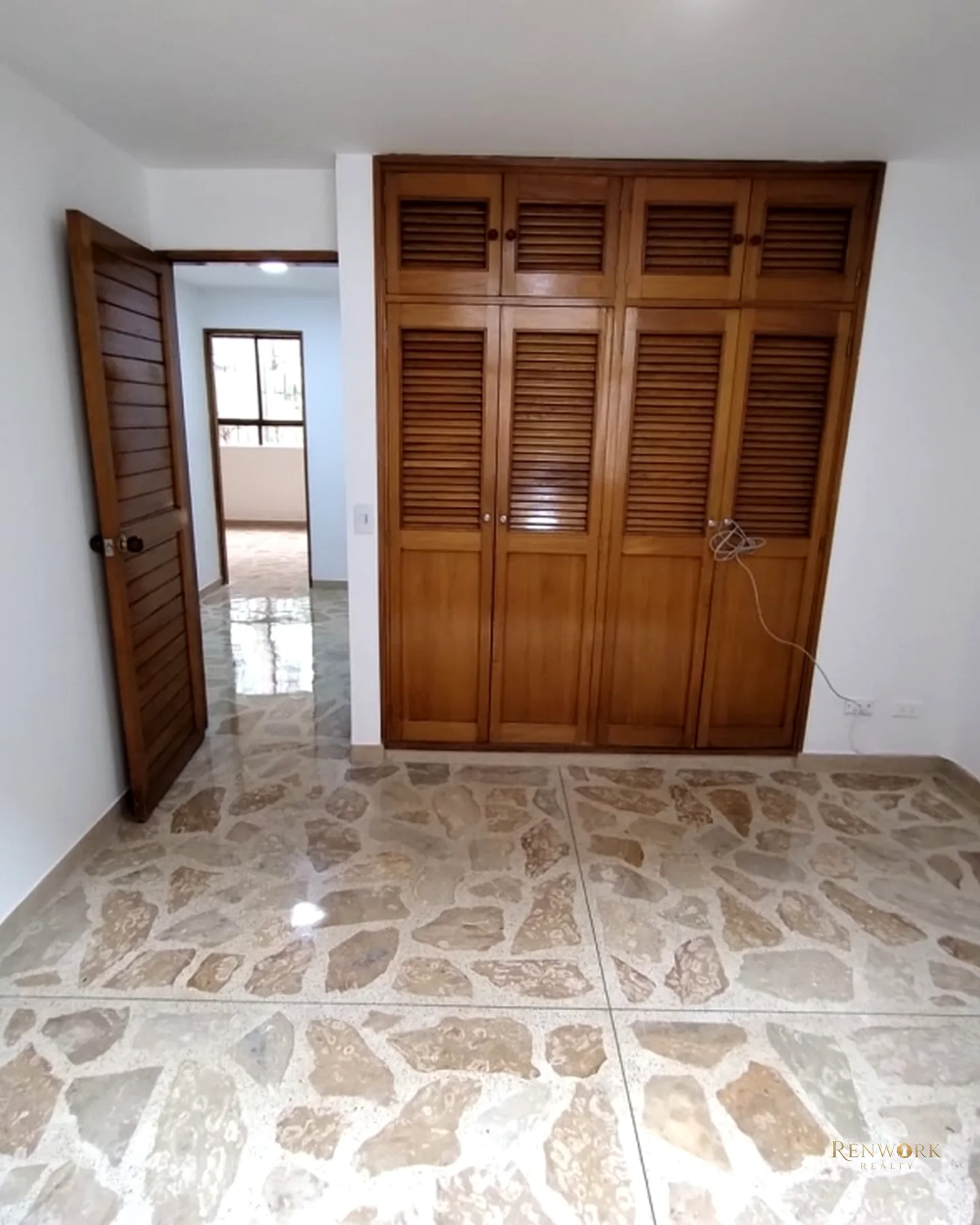HERMOSO APARTAMENTO CON TERRAZA EN EL CORAZON DE LAURELES · foto 9
