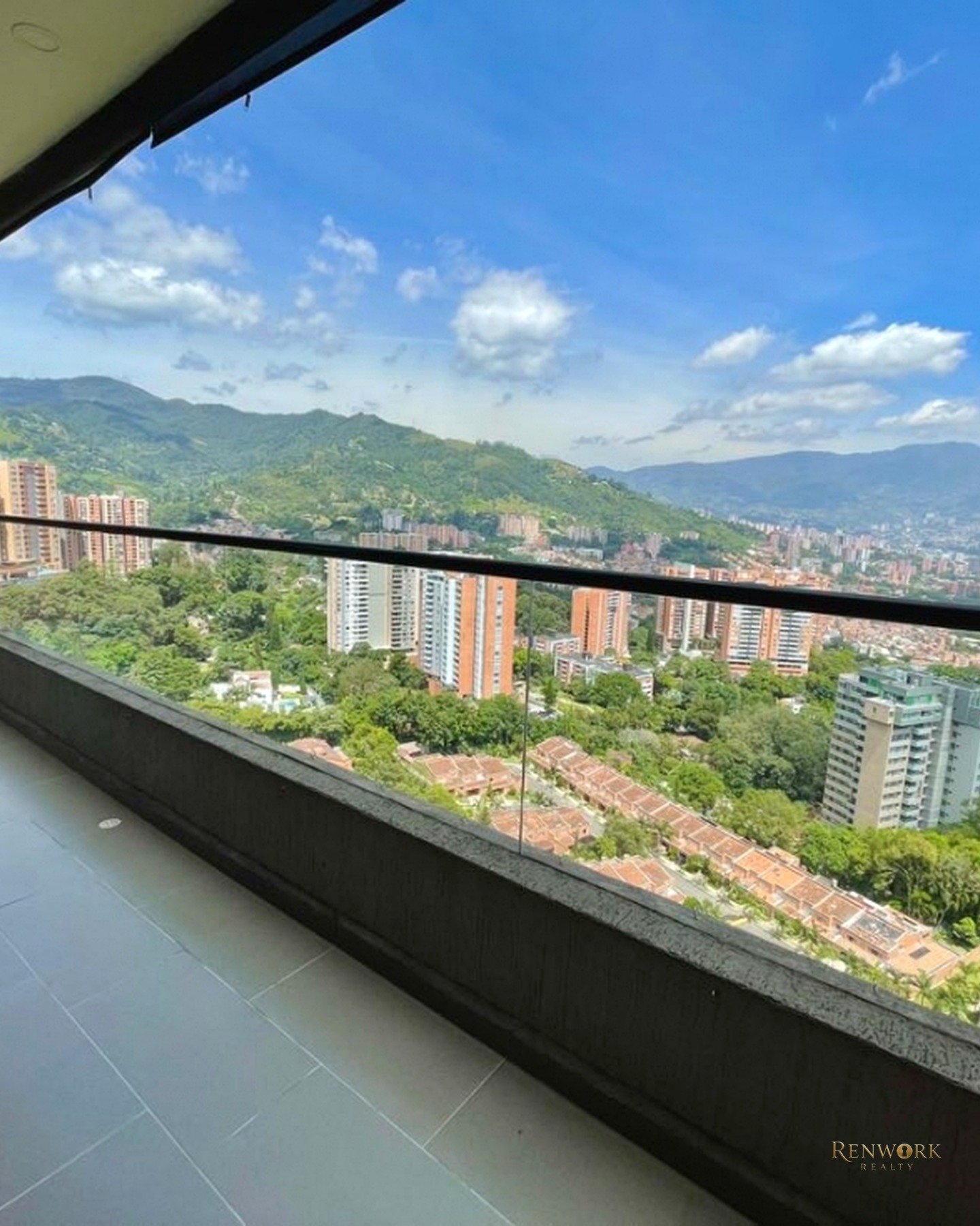 HERMOSO APARTAMENTO DE 100 M² CON VISTA DEFINIDA EN EL ESCOBERO · foto 1