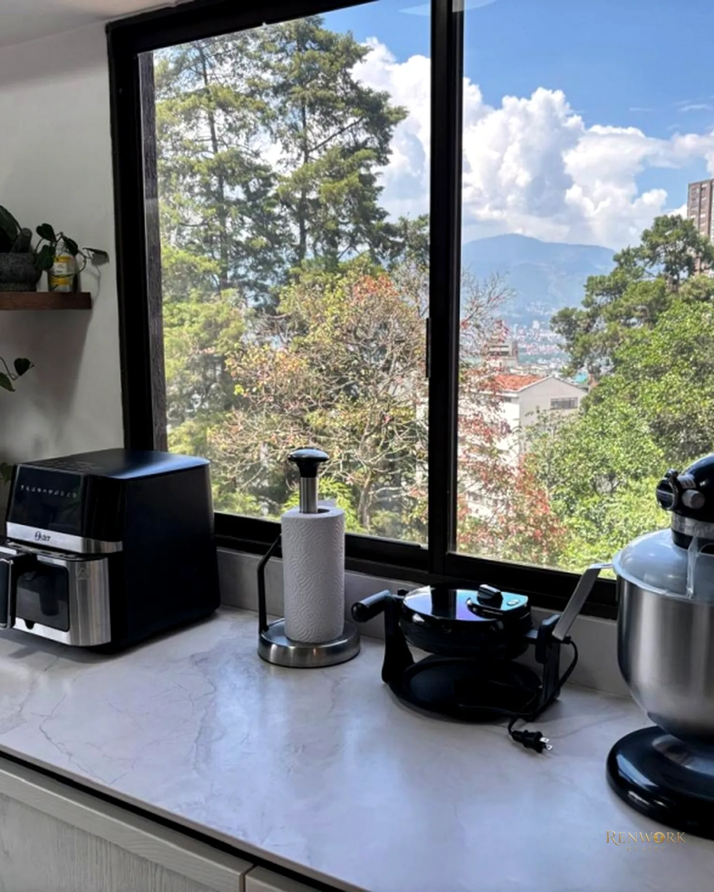 HERMOSO APARTAMENTO DUPLEX - TR INFERIOR -POBLADO · foto 6