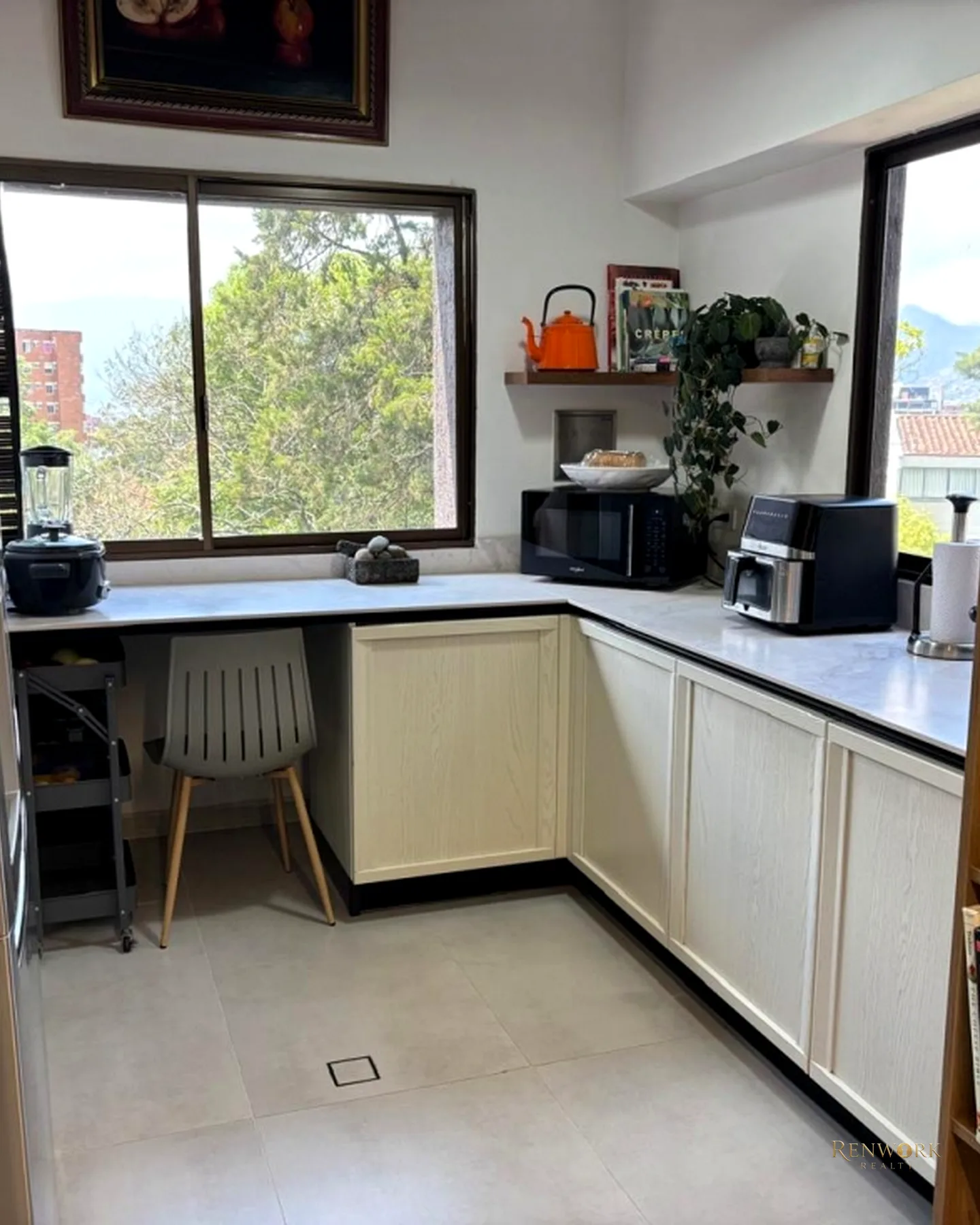 HERMOSO APARTAMENTO DUPLEX - TR INFERIOR -POBLADO · foto 4