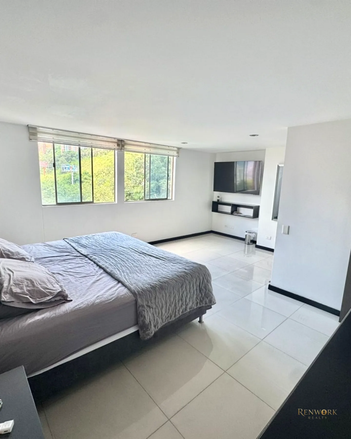 HERMOSO APARTAMENTO EN CASTROPOL SECTOR LOMA DEL ENCIERRO · foto 12
