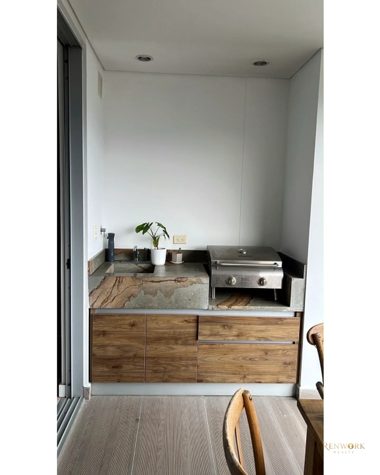 HERMOSO APARTAMENTO EN EL POBLADO PISO ALTO CERCA AL TESORO · foto 4